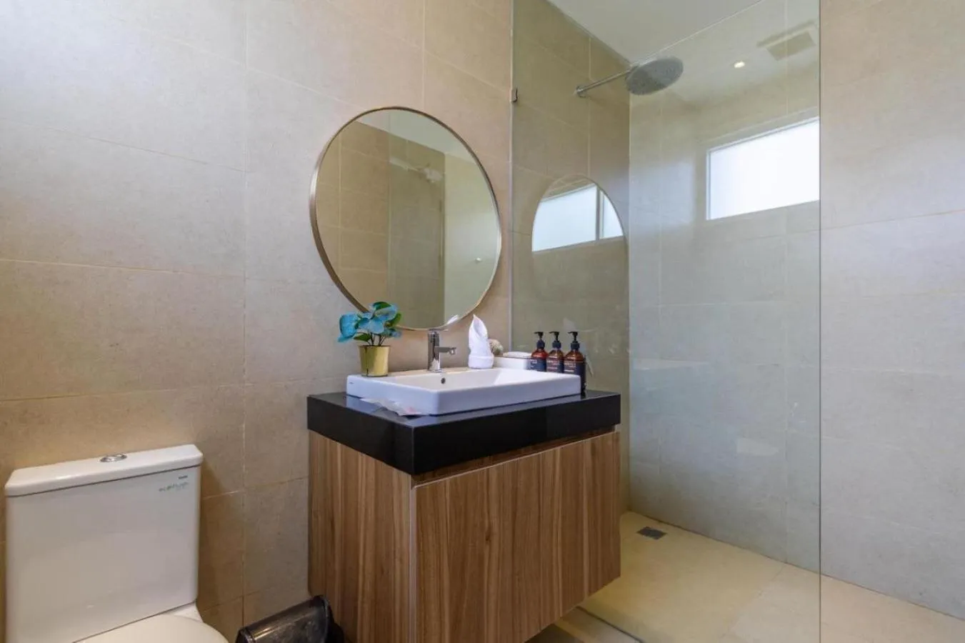 wardrobe in D'Kamboja Villa Nusa Dua