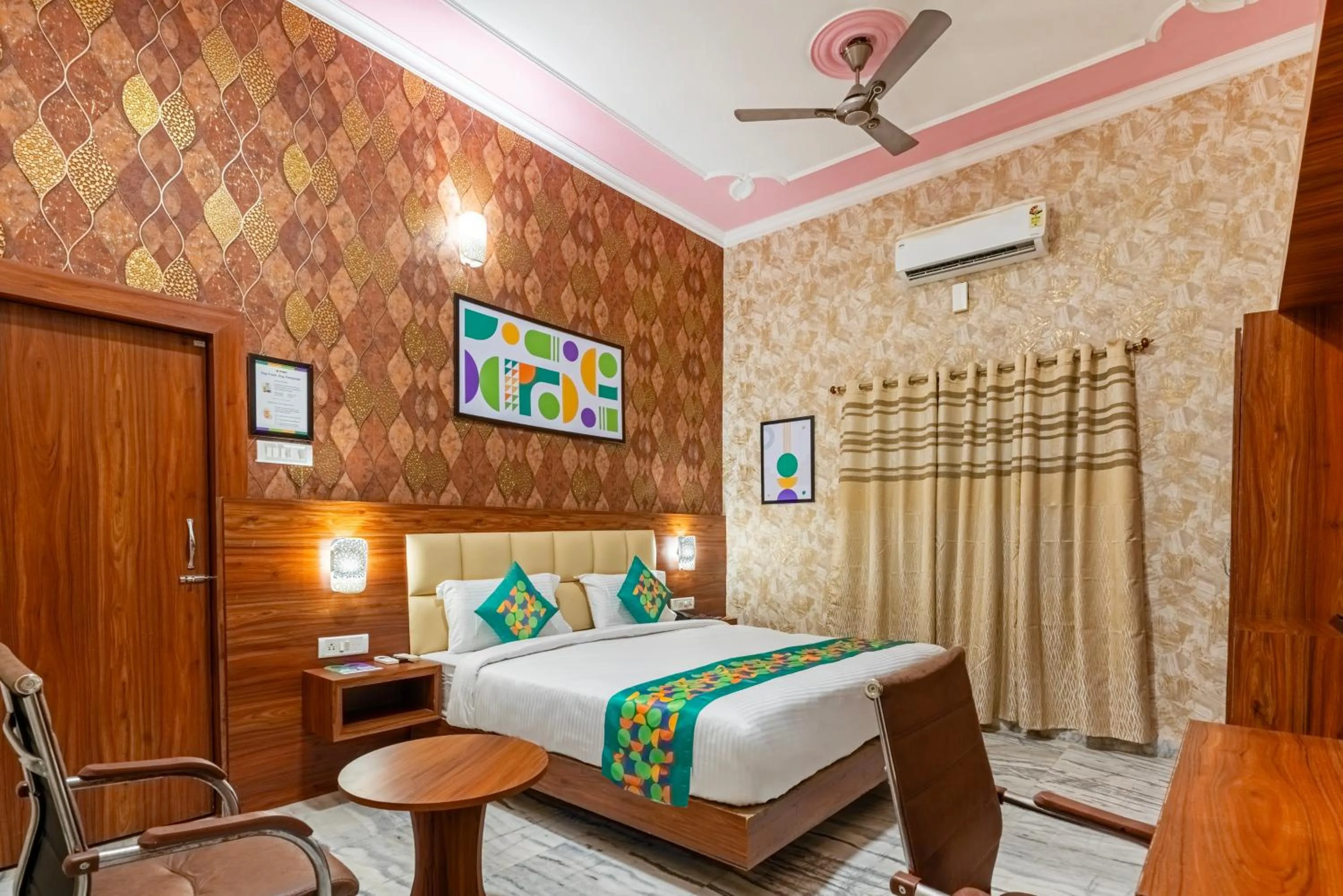 Bedroom, Bed in Treebo Una Regency - Near AIIMS Patna