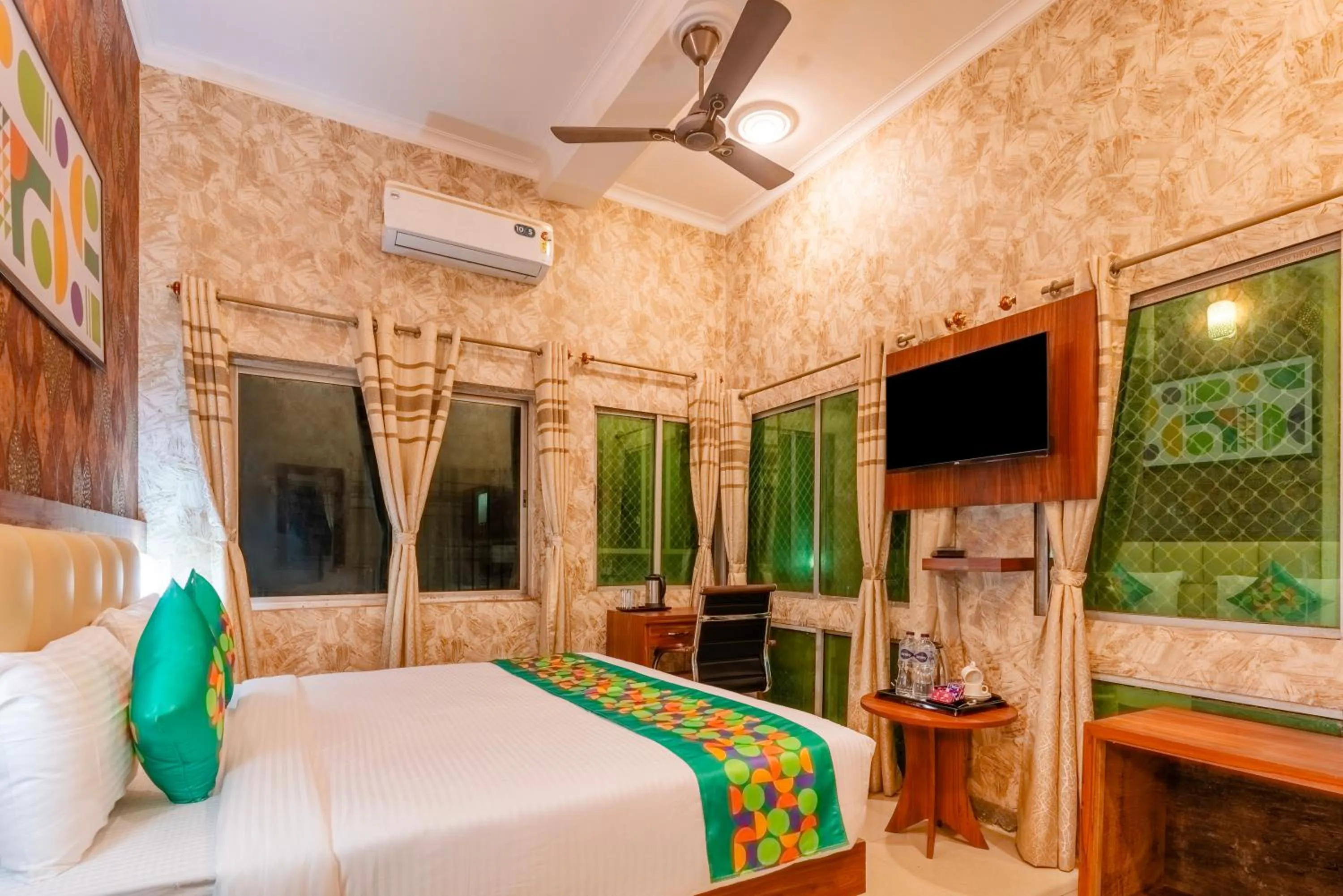 Bedroom, Bed in Treebo Una Regency - Near AIIMS Patna