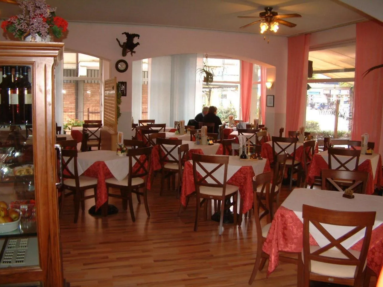 Buffet breakfast in Hotel Rialto