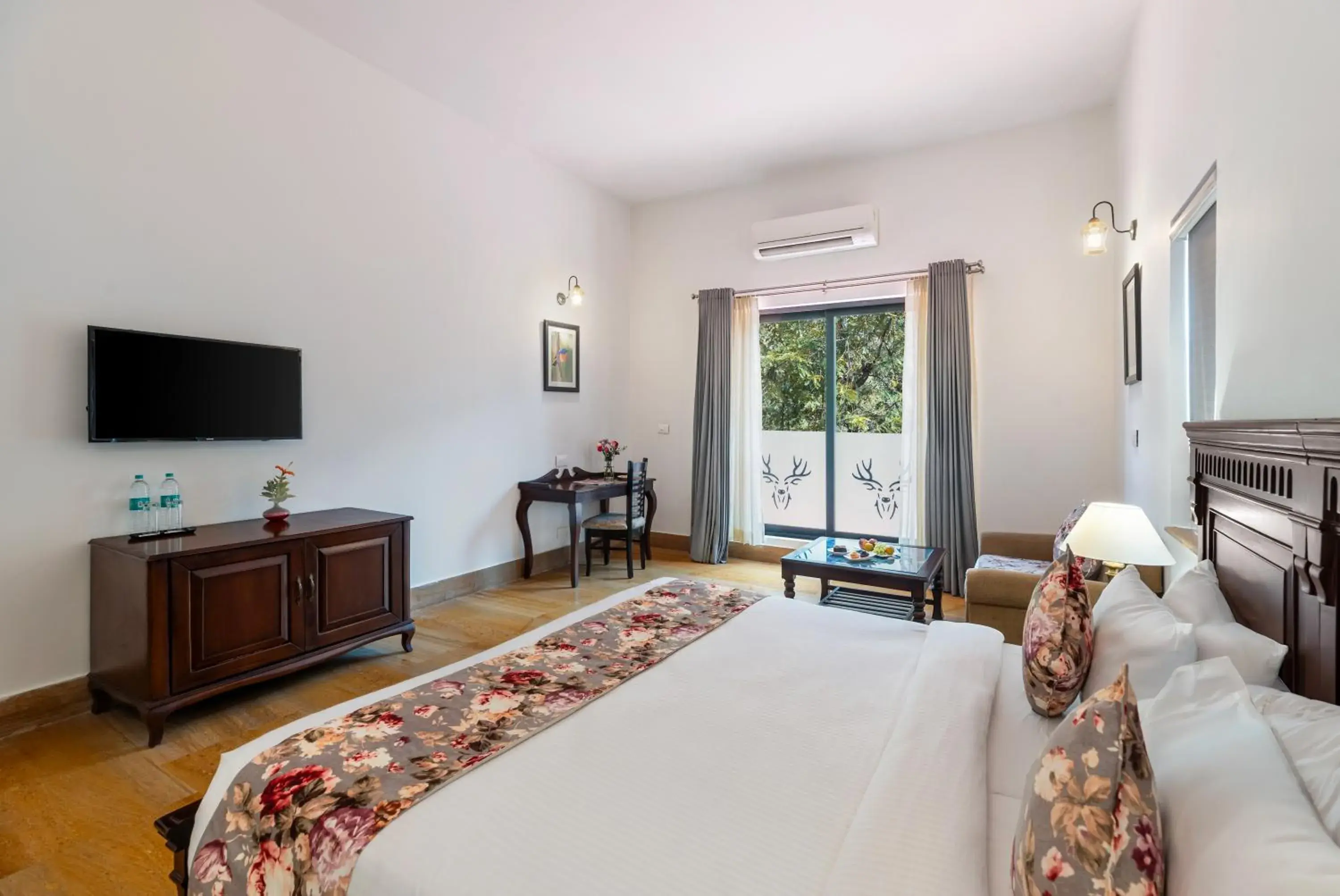 Property building, Bed in The Hunting Lodge - Luxury Resort in Udaipur Property building, Bed in The Hunting Lodge - Luxury Resort in Udaipur