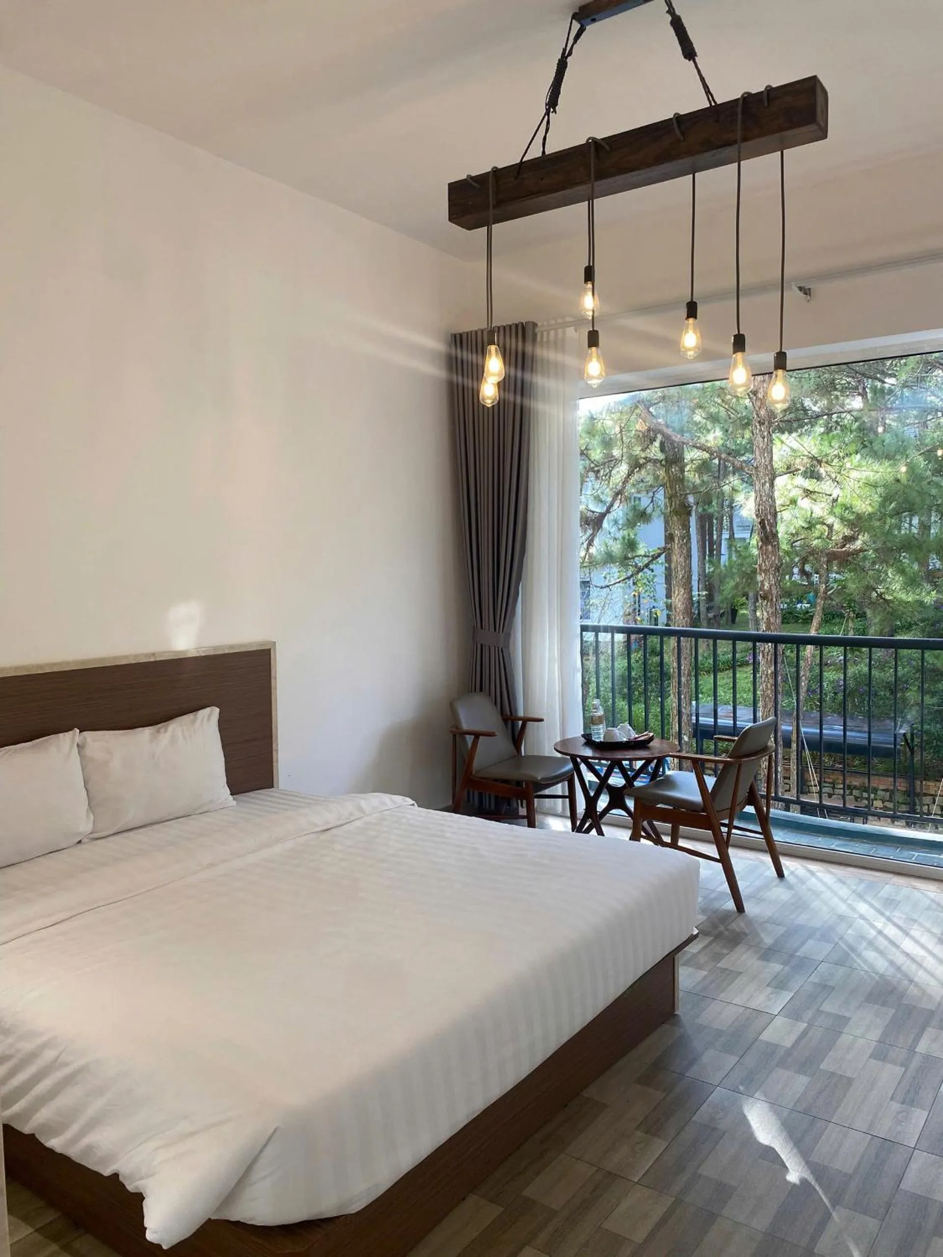 Bed in Romeo & Juliet Dalat