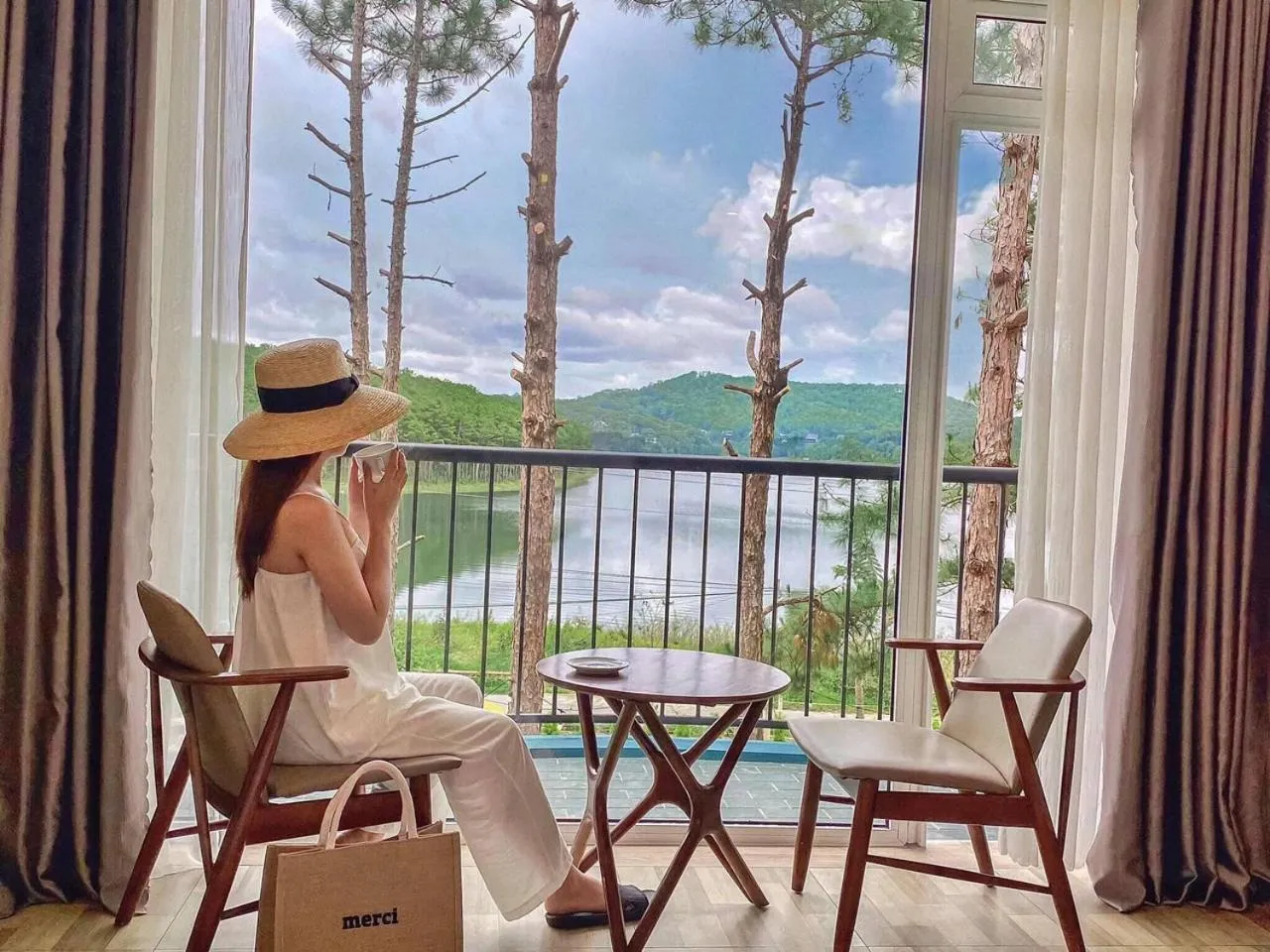 Day in Romeo & Juliet Dalat