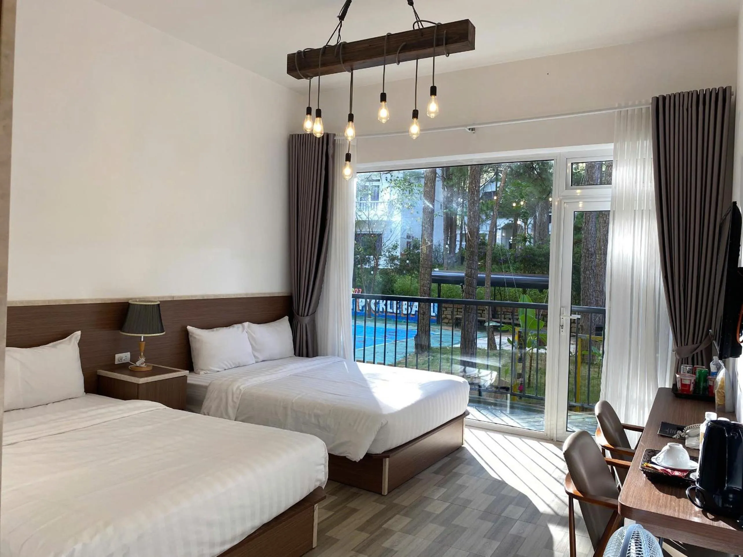 Bed in Romeo & Juliet Dalat