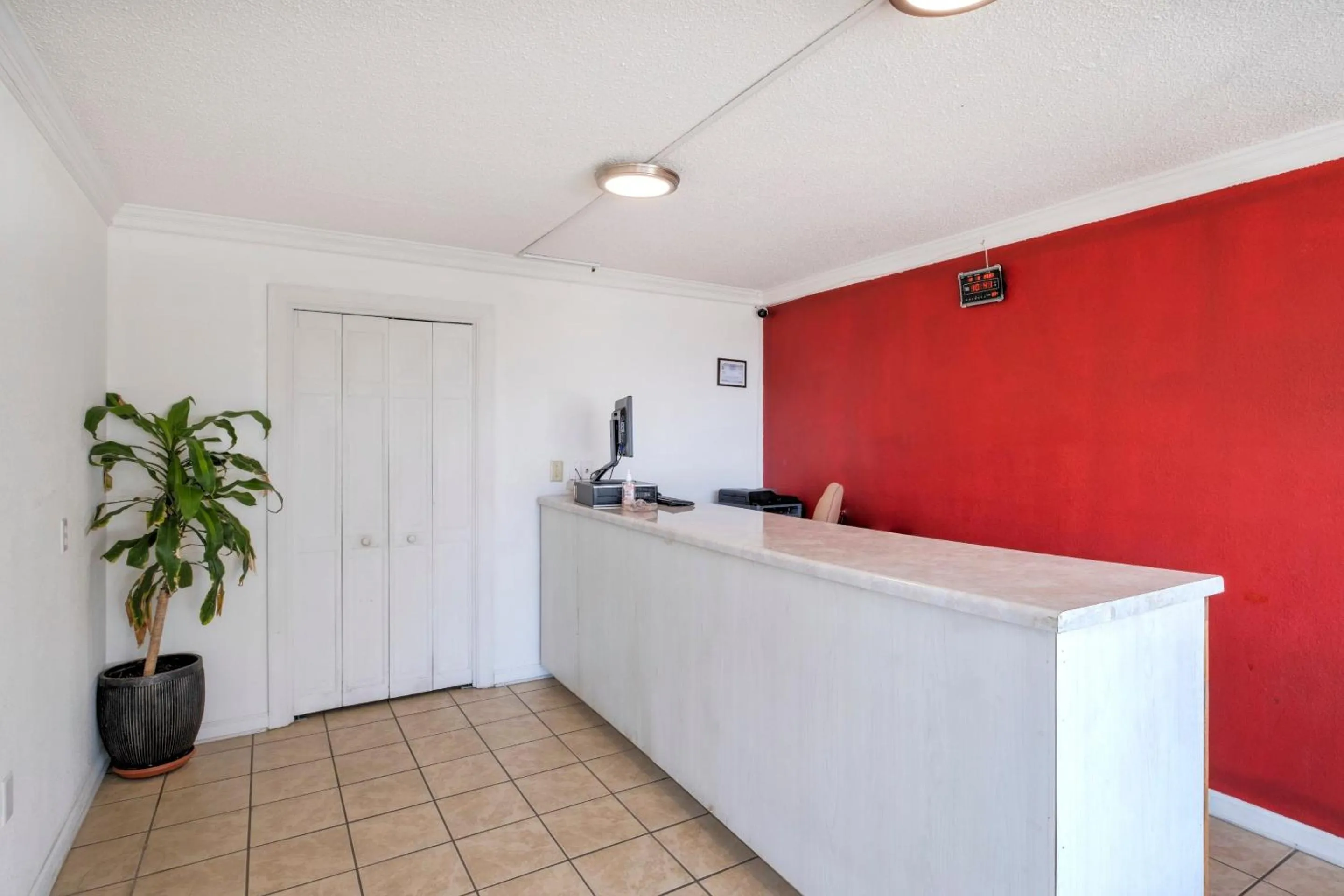 Lobby or reception in OYO Hotel Cleveland, TN