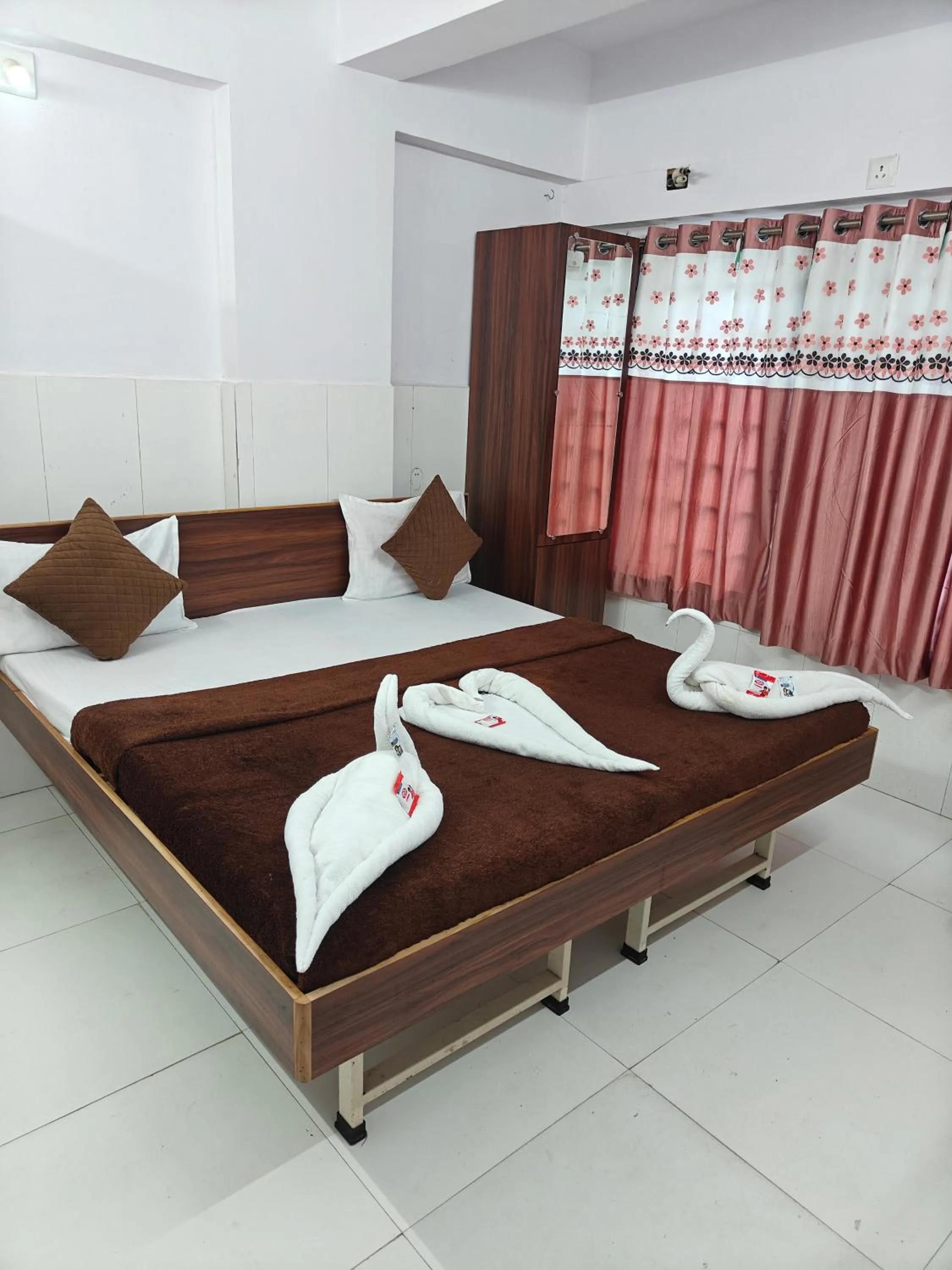 Hotel Dev Lakeview