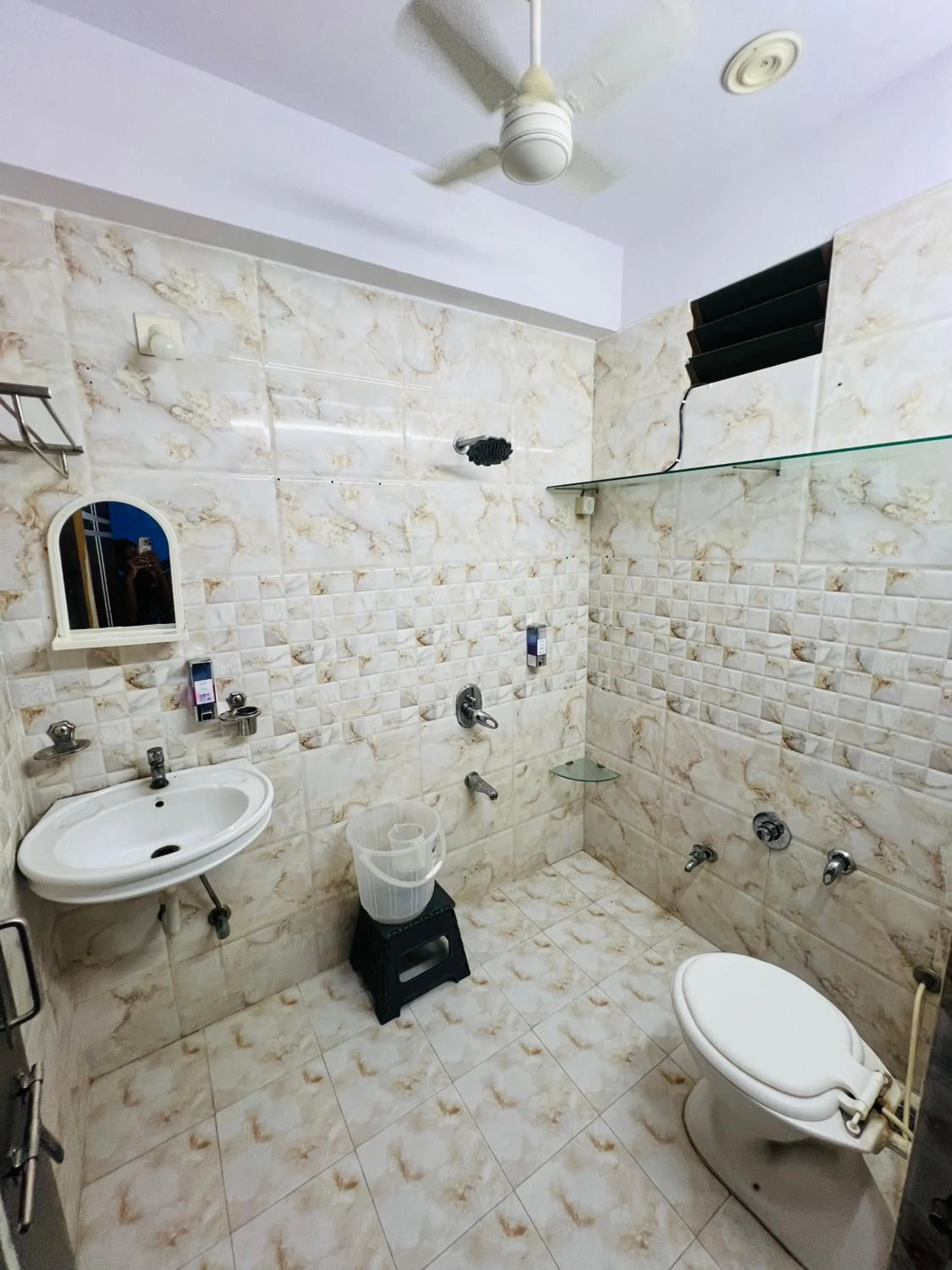 Bathroom in Hotel Dev Lakeview