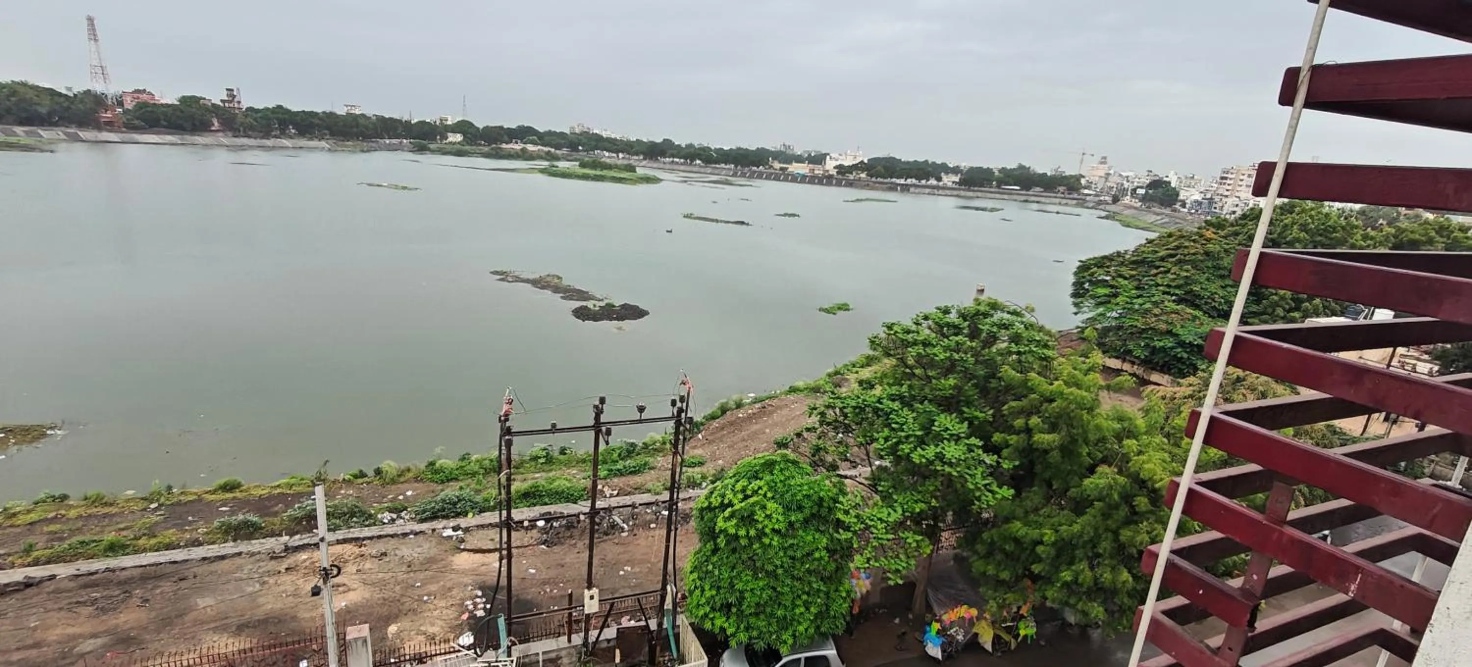 Hotel Dev Lakeview