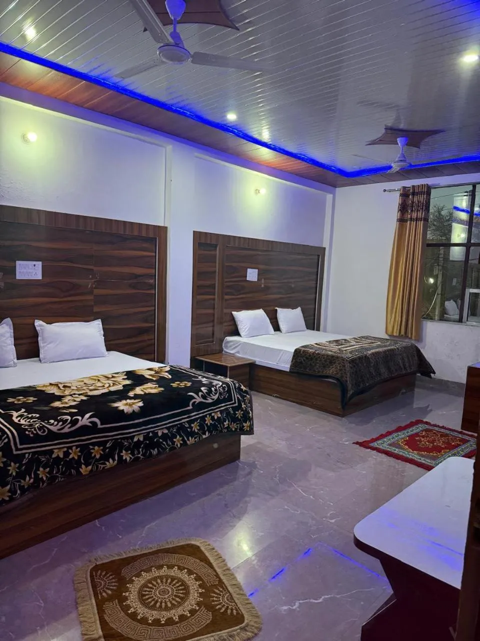 Bed in Hotel Sharda Palace