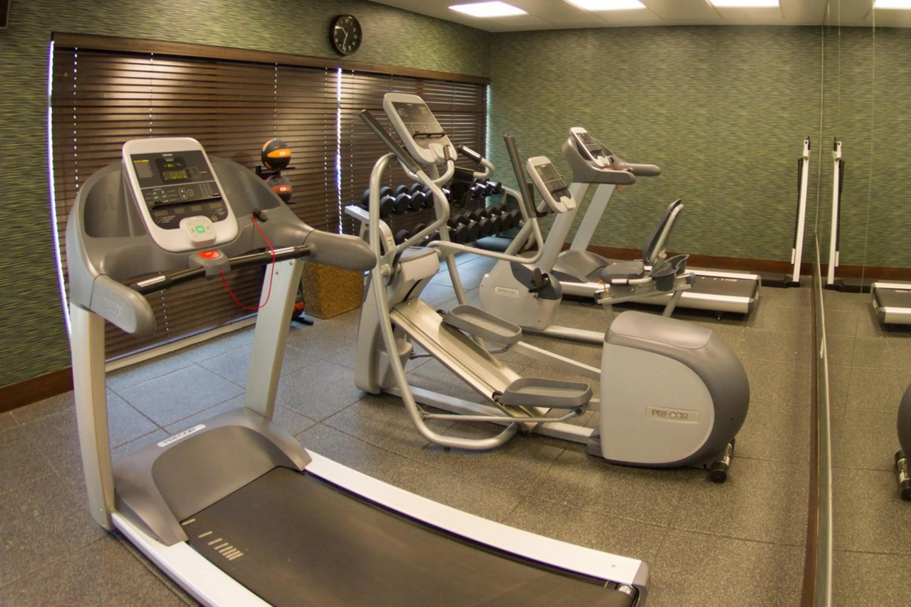 Fitness centre/facilities in Holiday Inn Hotel & Suites Hermosillo Aeropuerto by IHG
