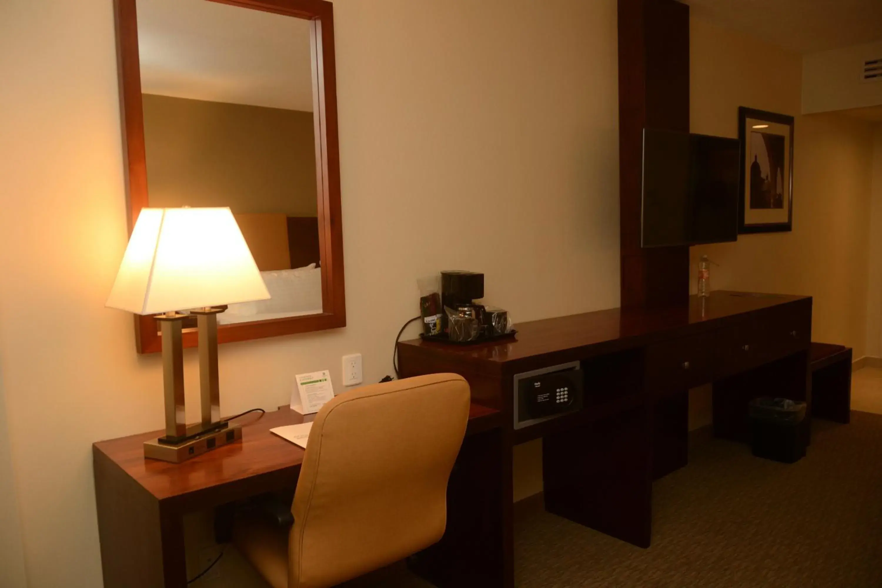 Photo of the whole room in Holiday Inn Hotel & Suites Hermosillo Aeropuerto by IHG Photo of the whole room in Holiday Inn Hotel & Suites Hermosillo Aeropuerto by IHG