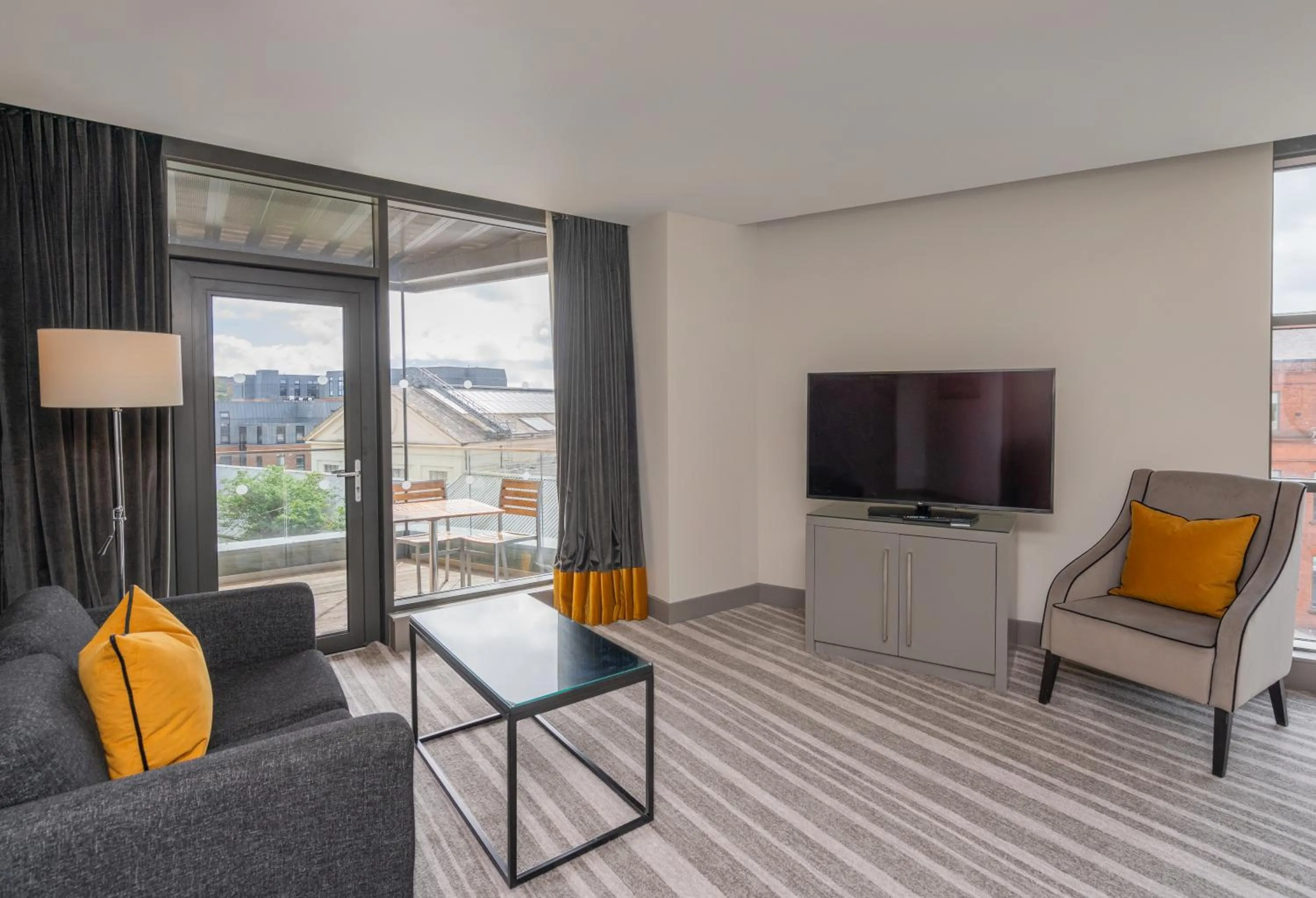 Living room in Crowne Plaza Newcastle - Stephenson Quarter by IHG