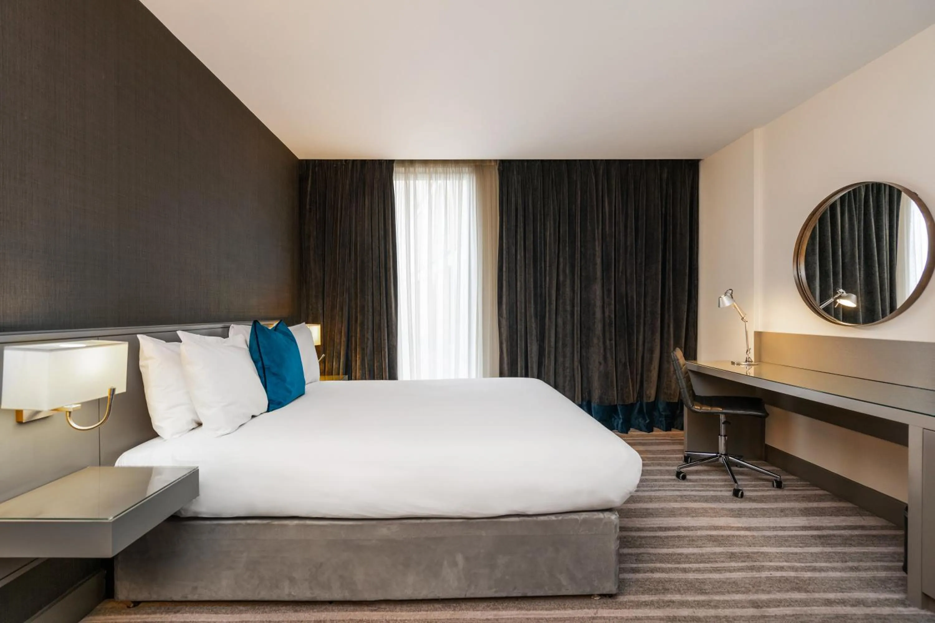 Bedroom, Bed in Crowne Plaza Newcastle - Stephenson Quarter by IHG