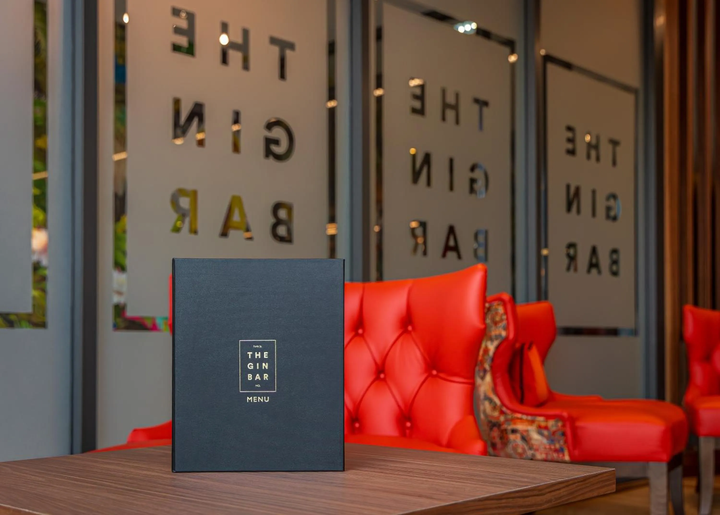 Lounge or bar in Crowne Plaza Newcastle - Stephenson Quarter by IHG