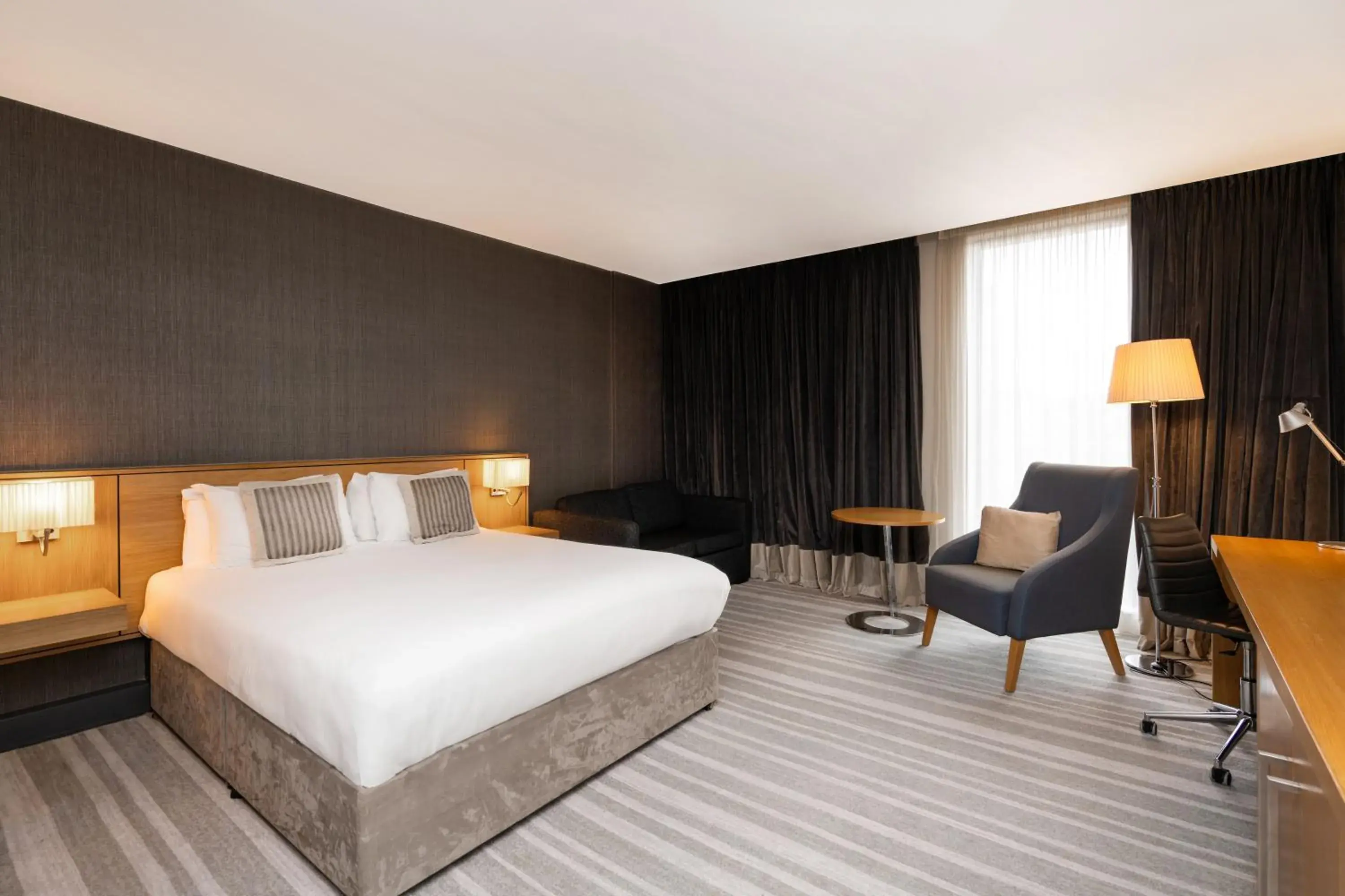 Standard King Room with Sofa Bed in Crowne Plaza Newcastle - Stephenson Quarter by IHG Standard King Room with Sofa Bed in Crowne Plaza Newcastle - Stephenson Quarter by IHG