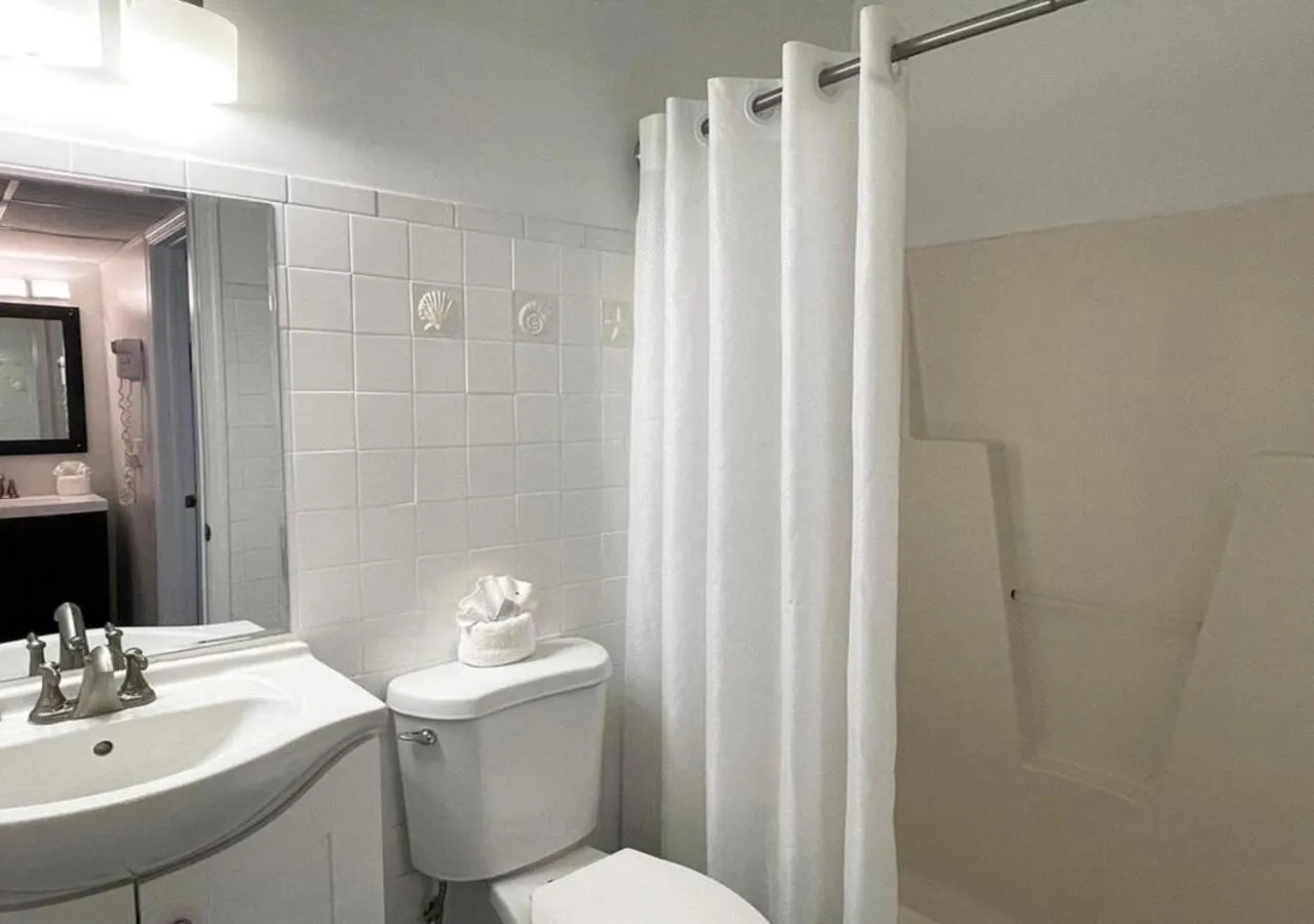 Bathroom in Aqua Beach Hotel