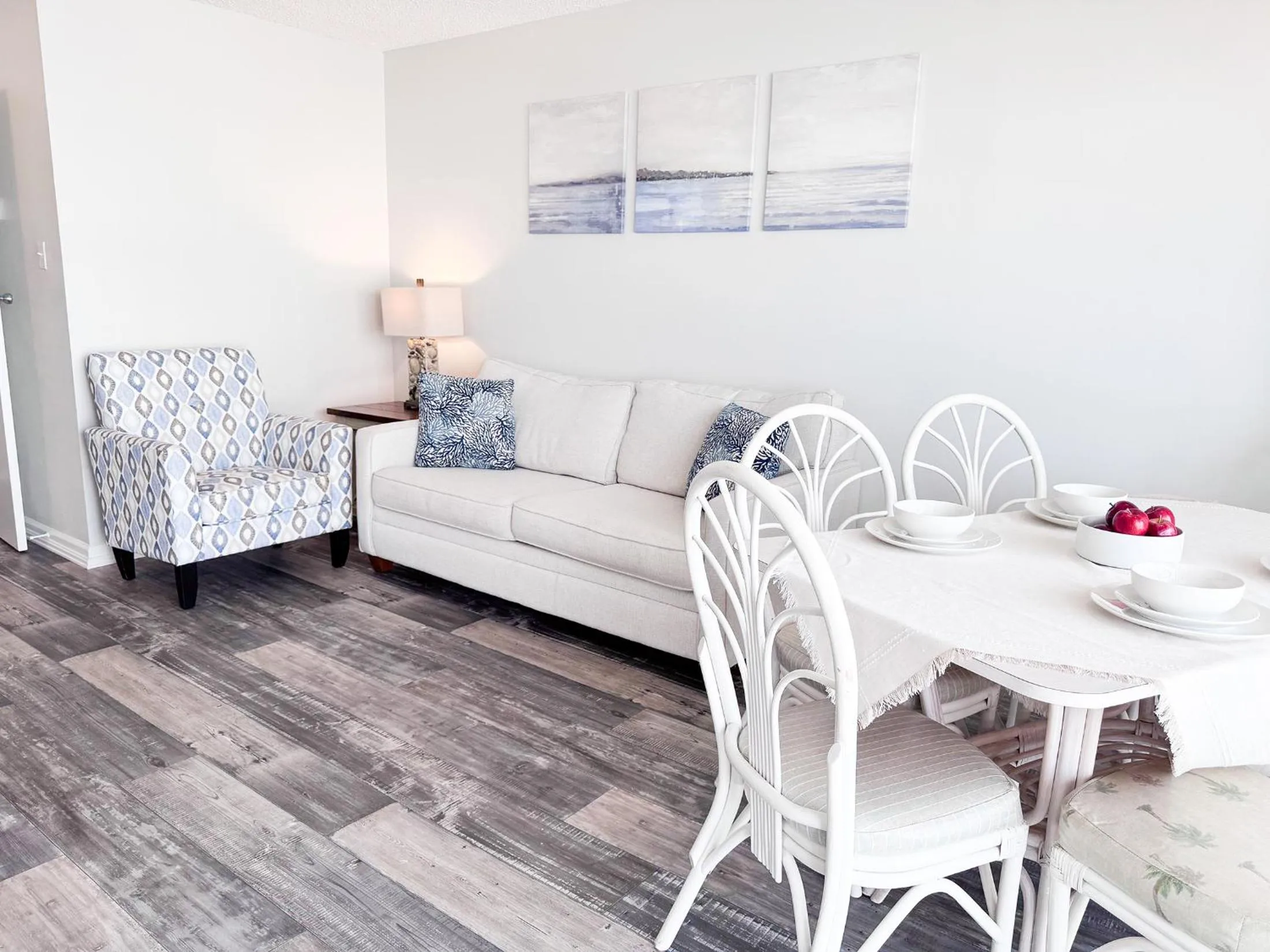 Living room in Aqua Beach Hotel