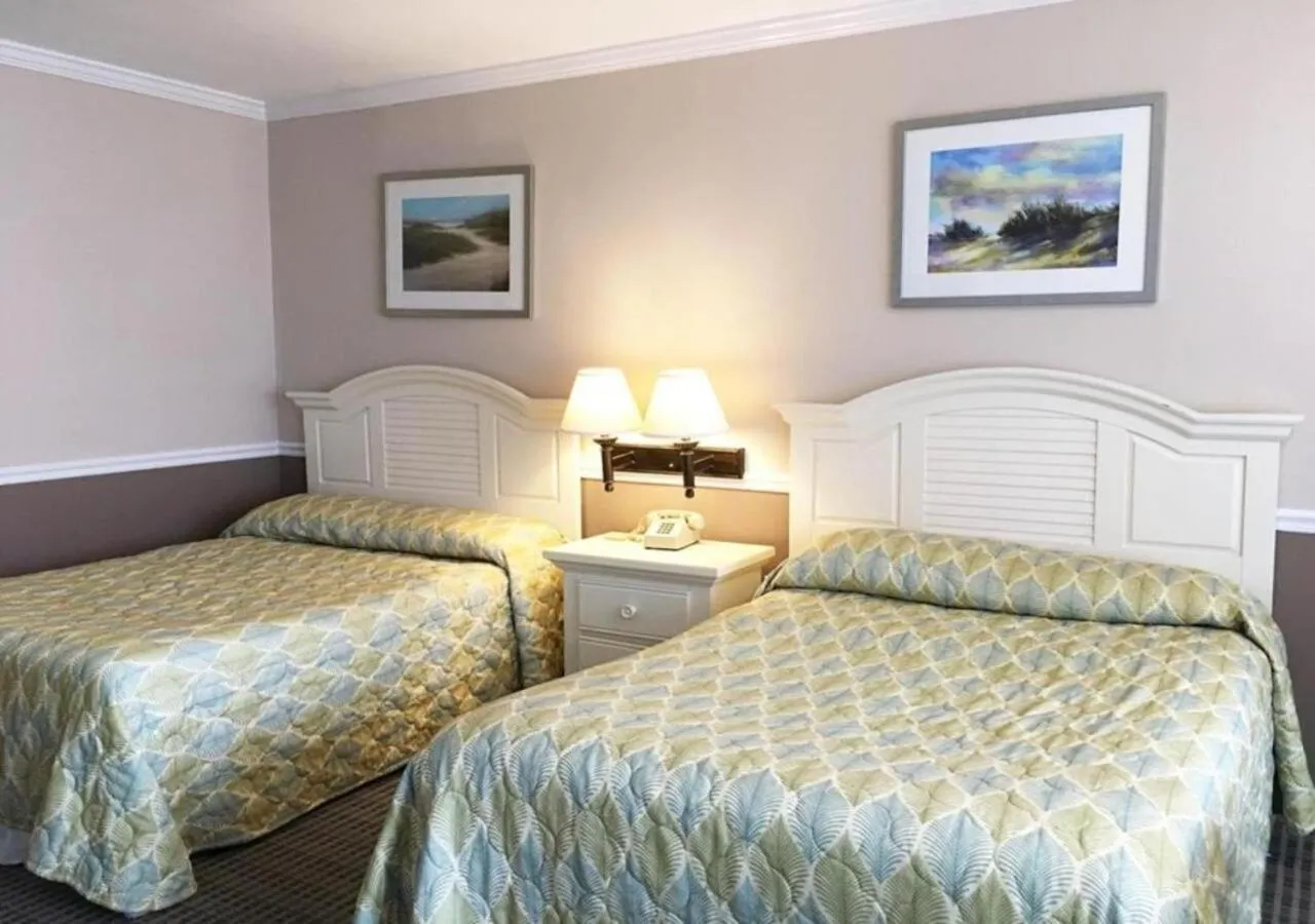 Bedroom, Bed in Aqua Beach Hotel