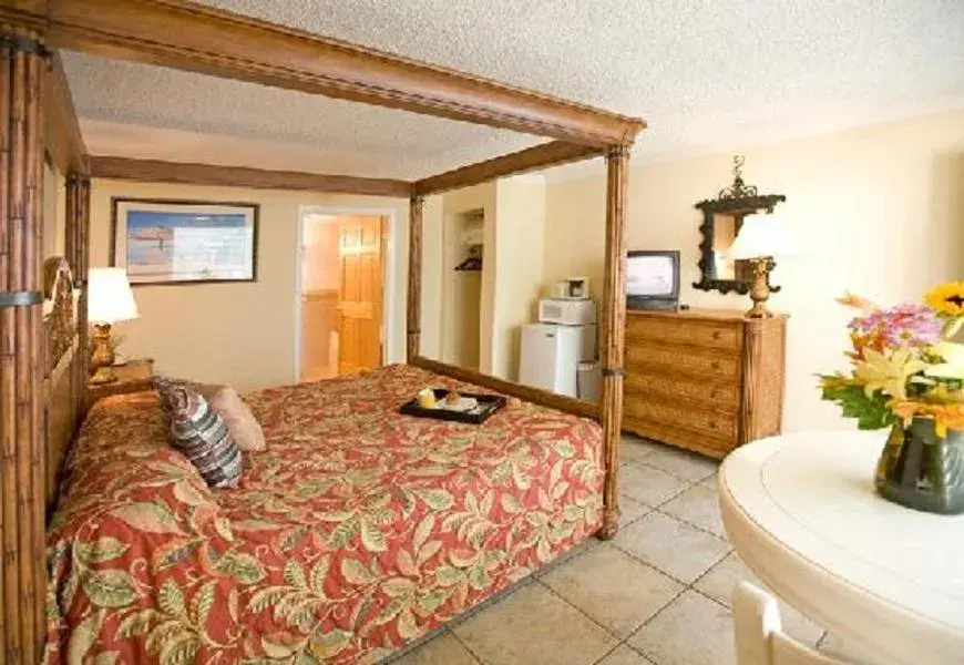 King Room with Pool View in Aqua Beach Hotel King Room with Pool View in Aqua Beach Hotel