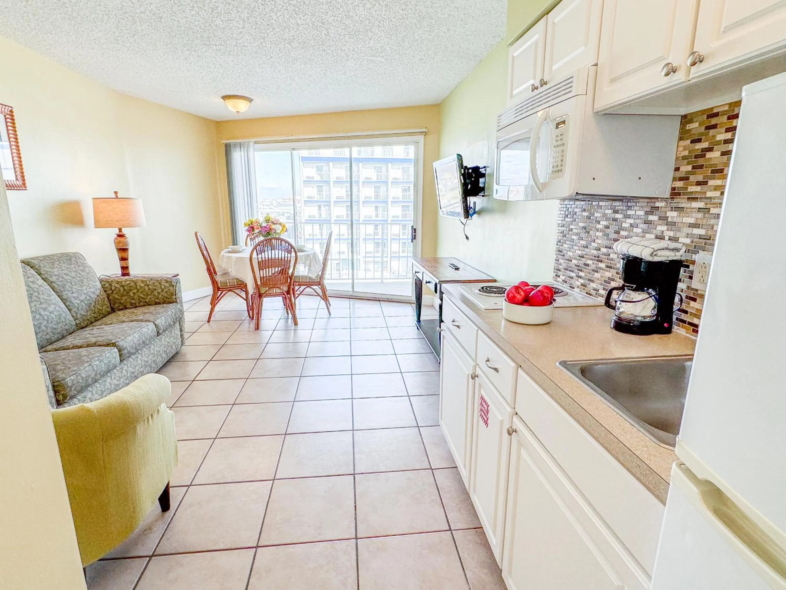 Kitchen or kitchenette in Aqua Beach Hotel