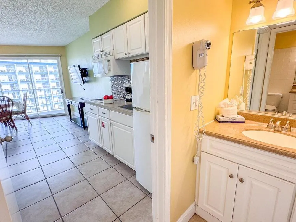 Kitchen or kitchenette in Aqua Beach Hotel