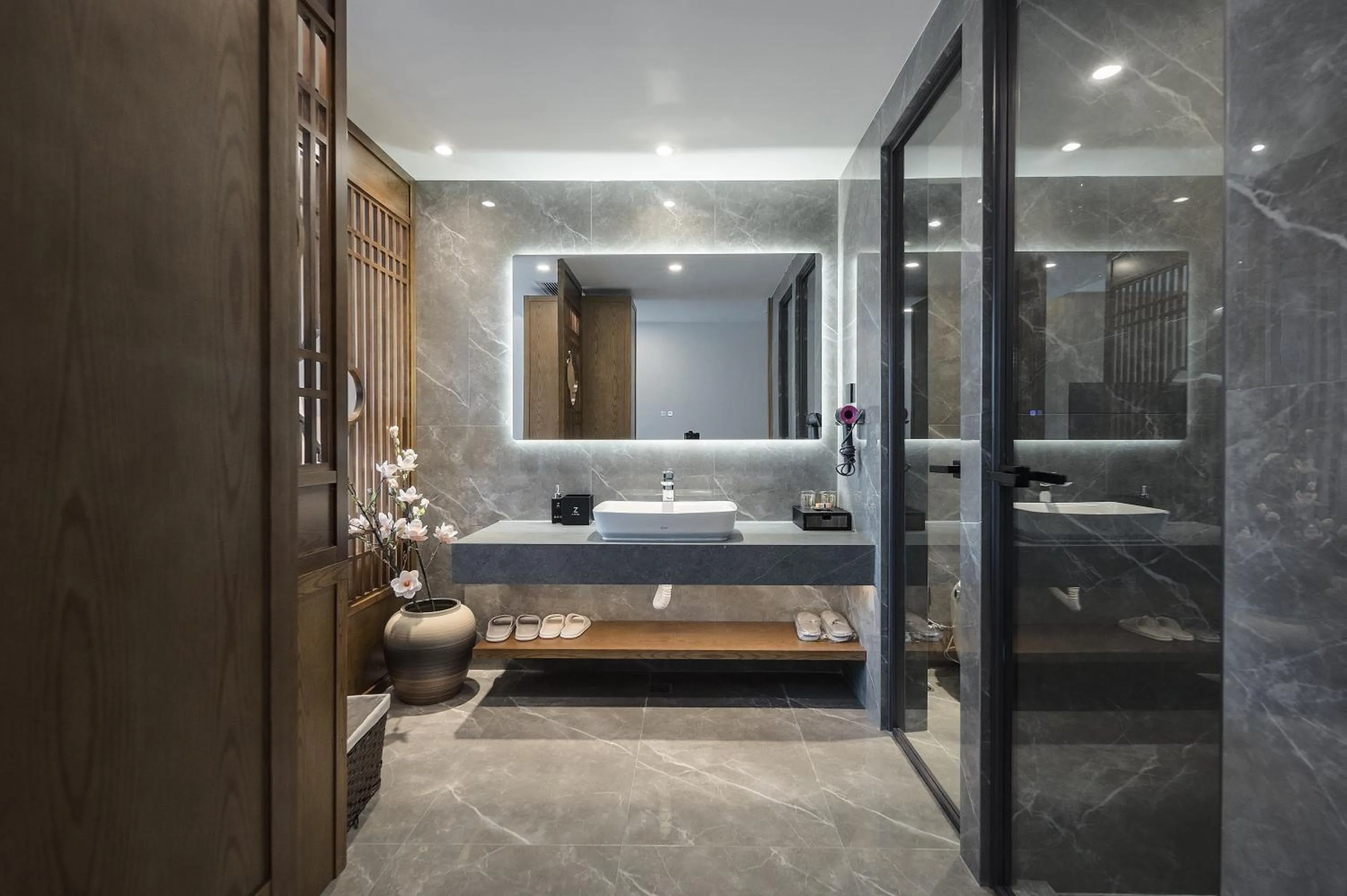 Bathroom, Bed in Z HOTEL- Qingchengshan