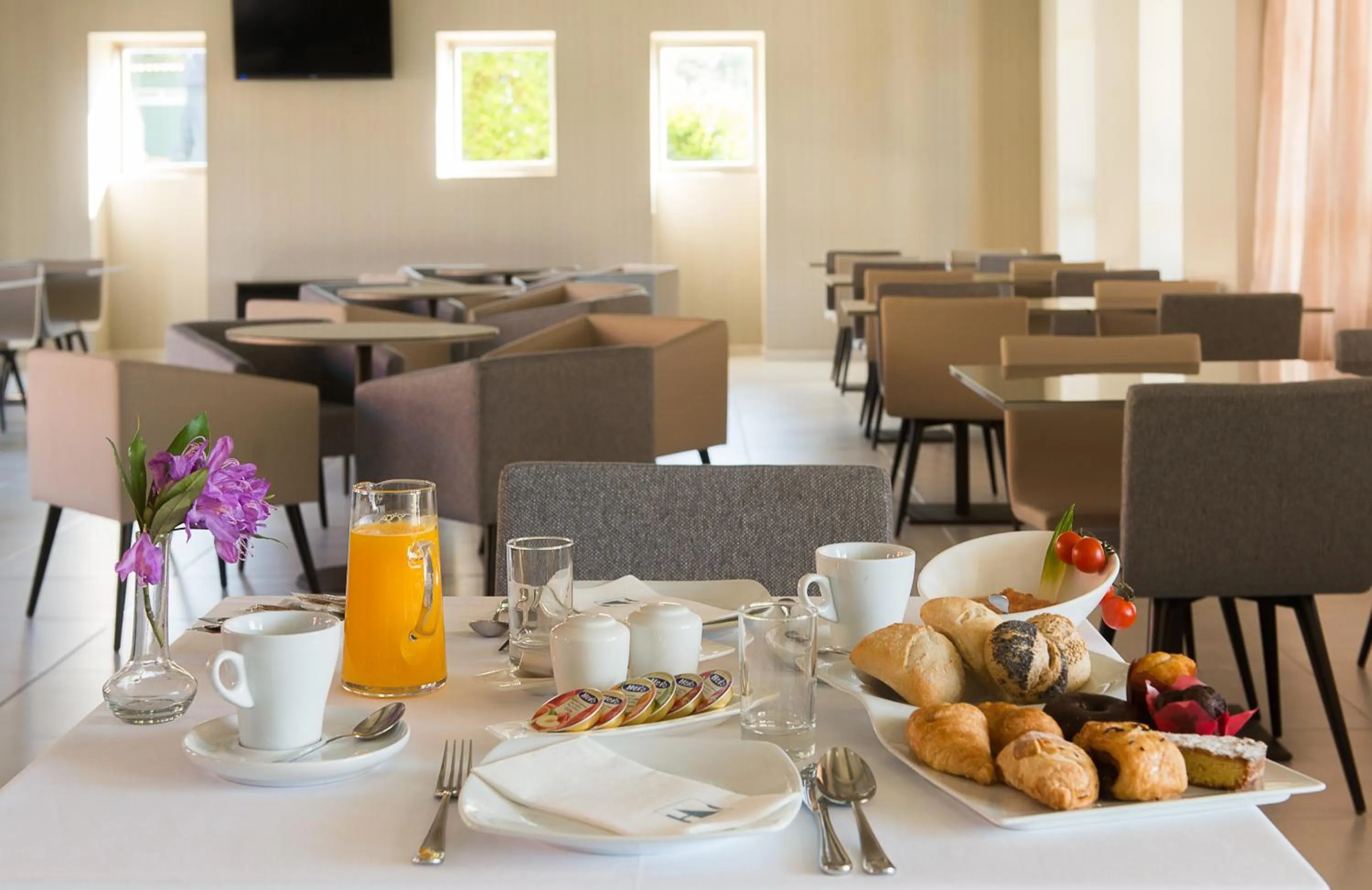 Food and drinks in Pousada A Lanzada