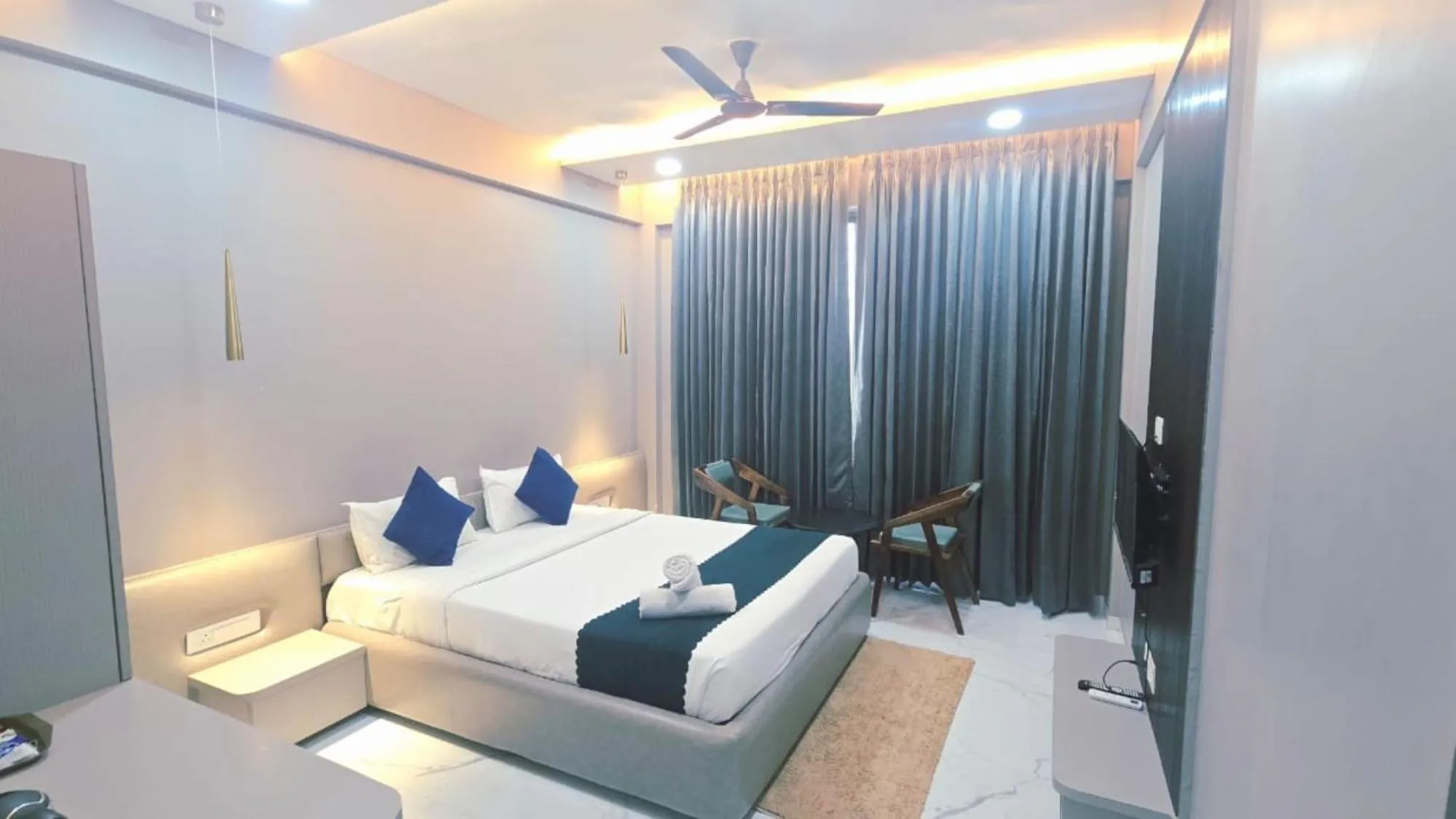 Bed in Hotel Laxmi Elite Karad