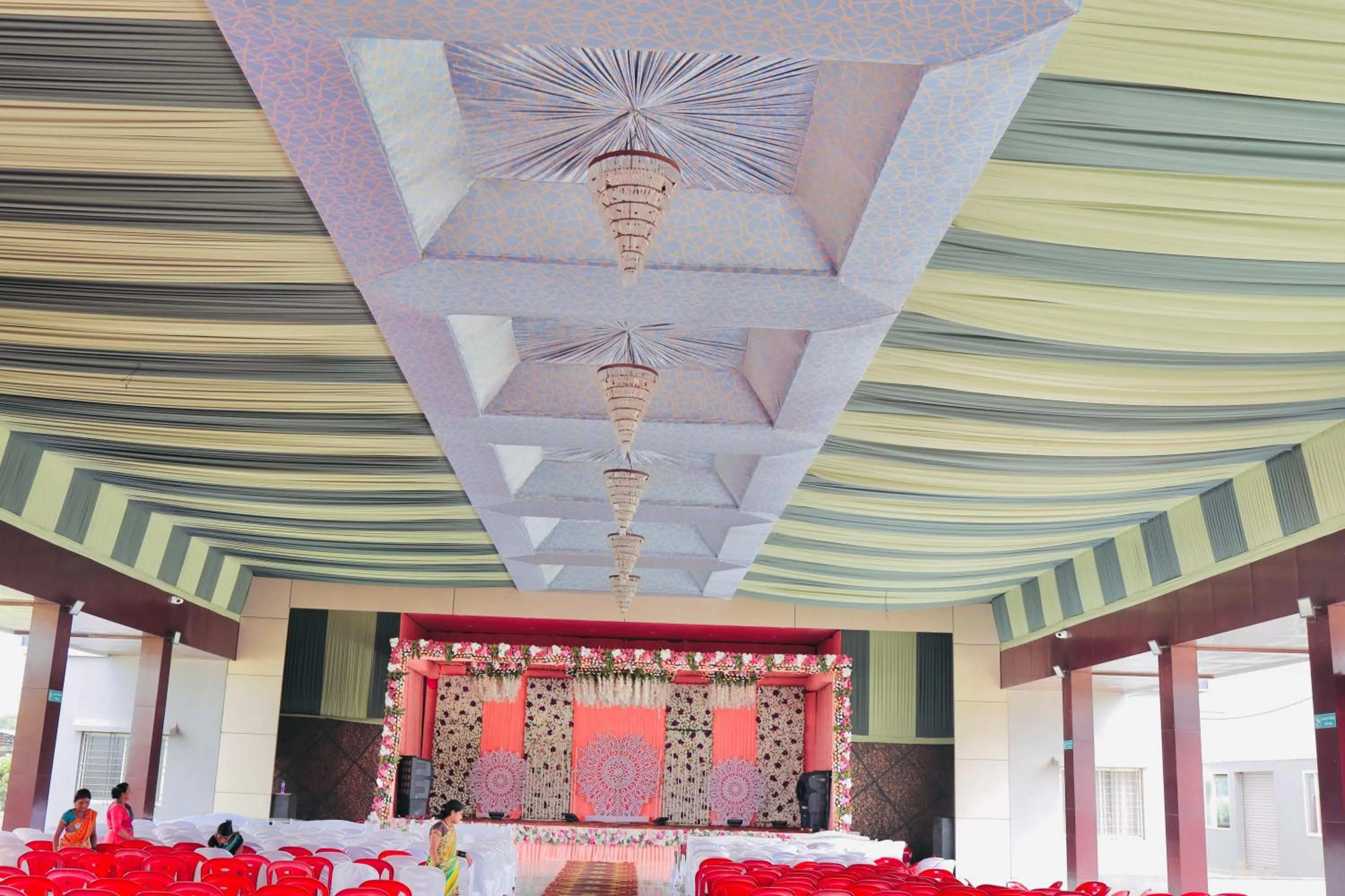 Banquet/Function facilities in Hotel Laxmi Elite Karad