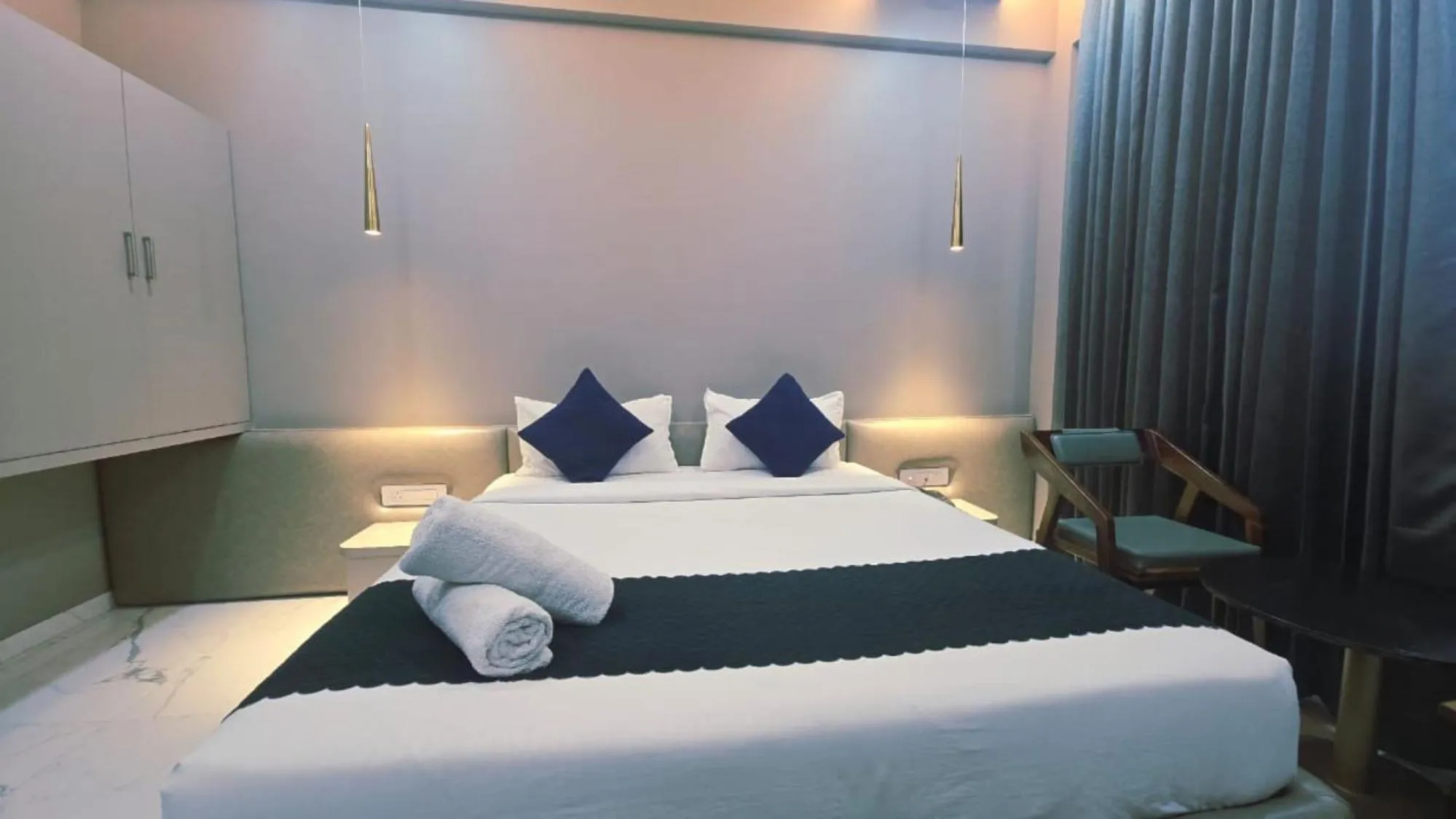 Bed in Hotel Laxmi Elite Karad