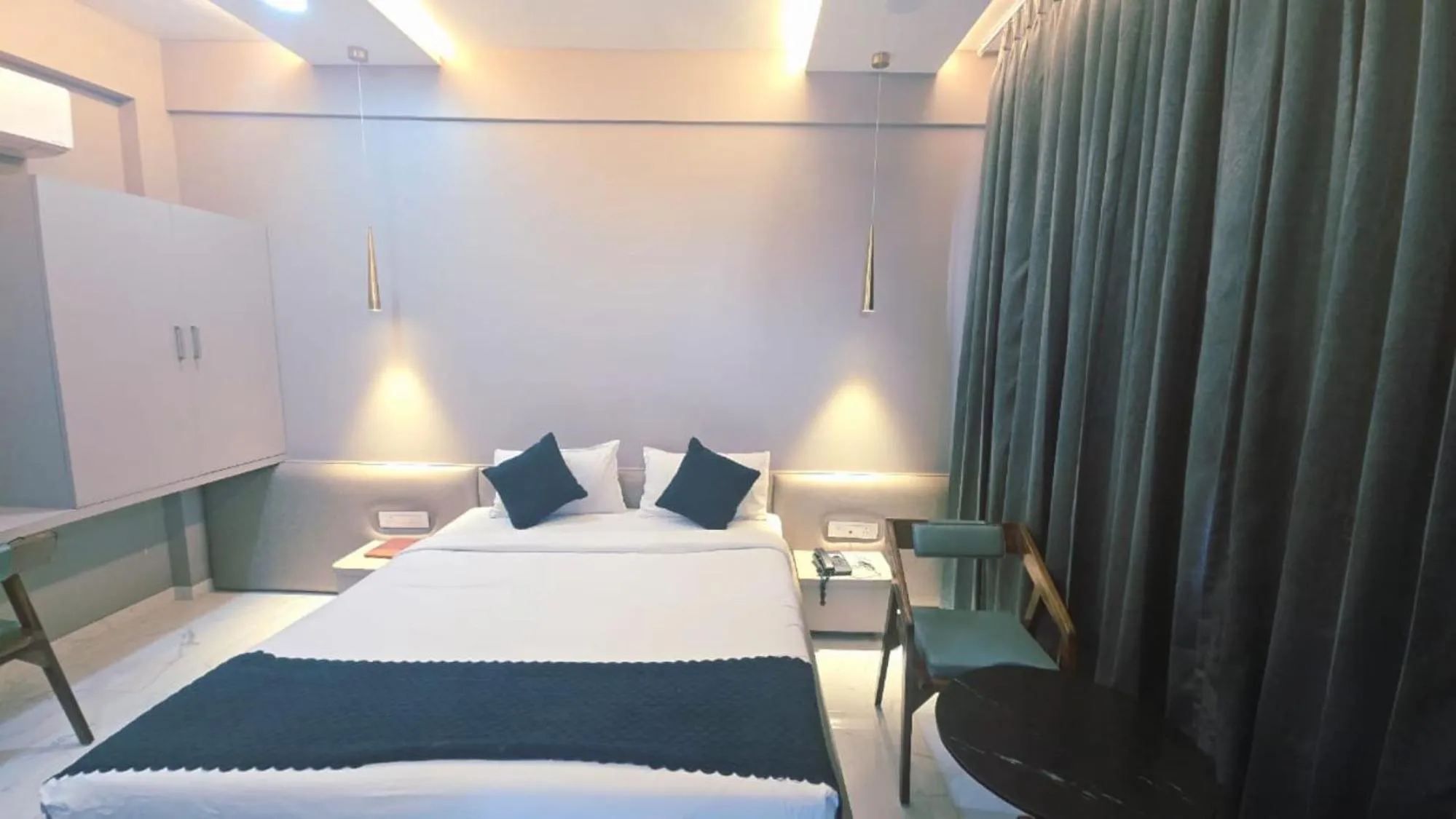 Bed in Hotel Laxmi Elite Karad