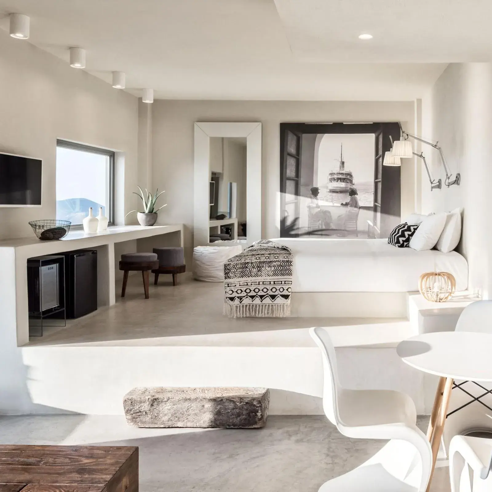 Bedroom in West East Suites Bedroom in West East Suites