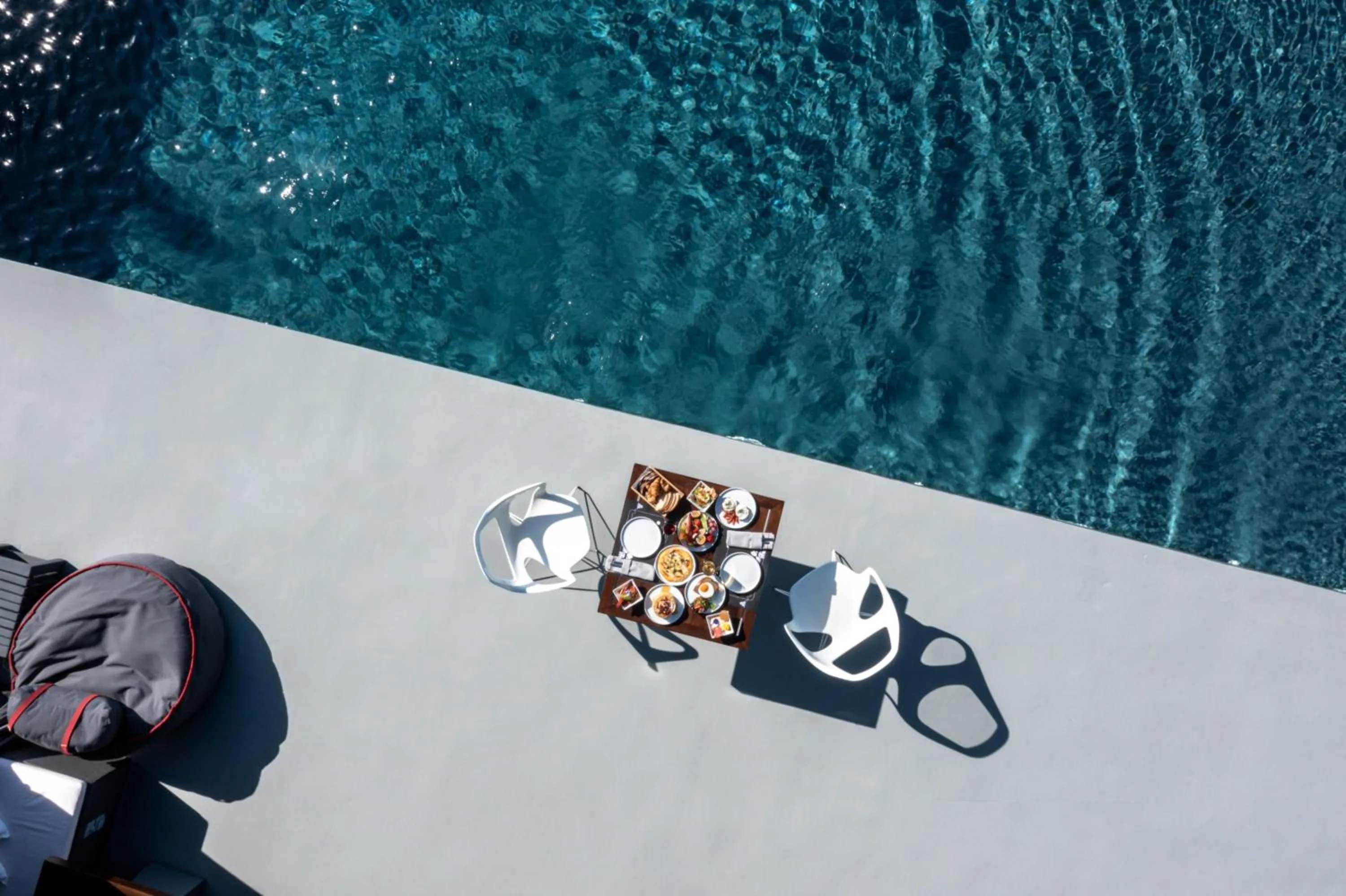 Breakfast in West East Suites