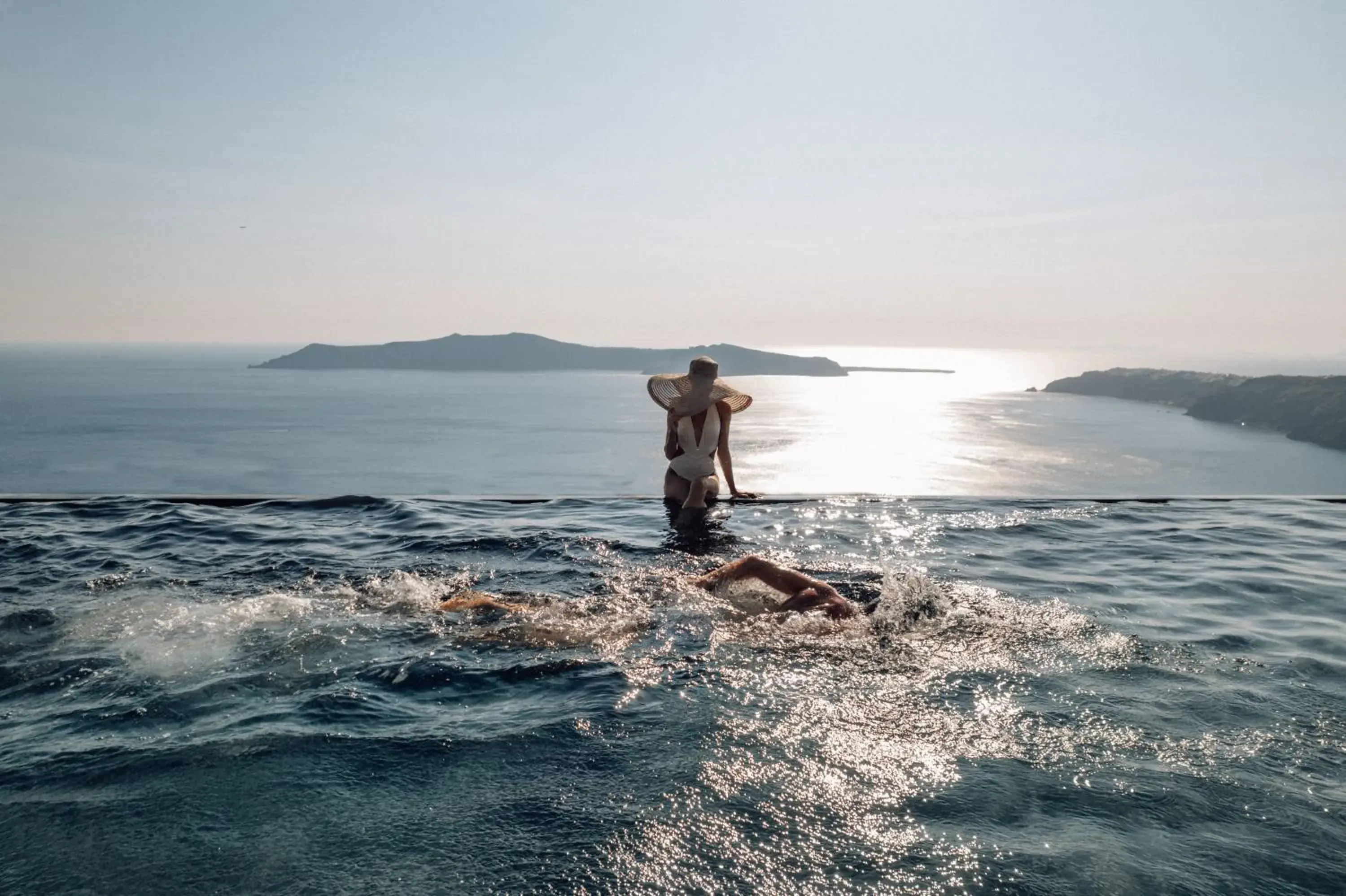 Swimming pool in West East Suites Swimming pool in West East Suites