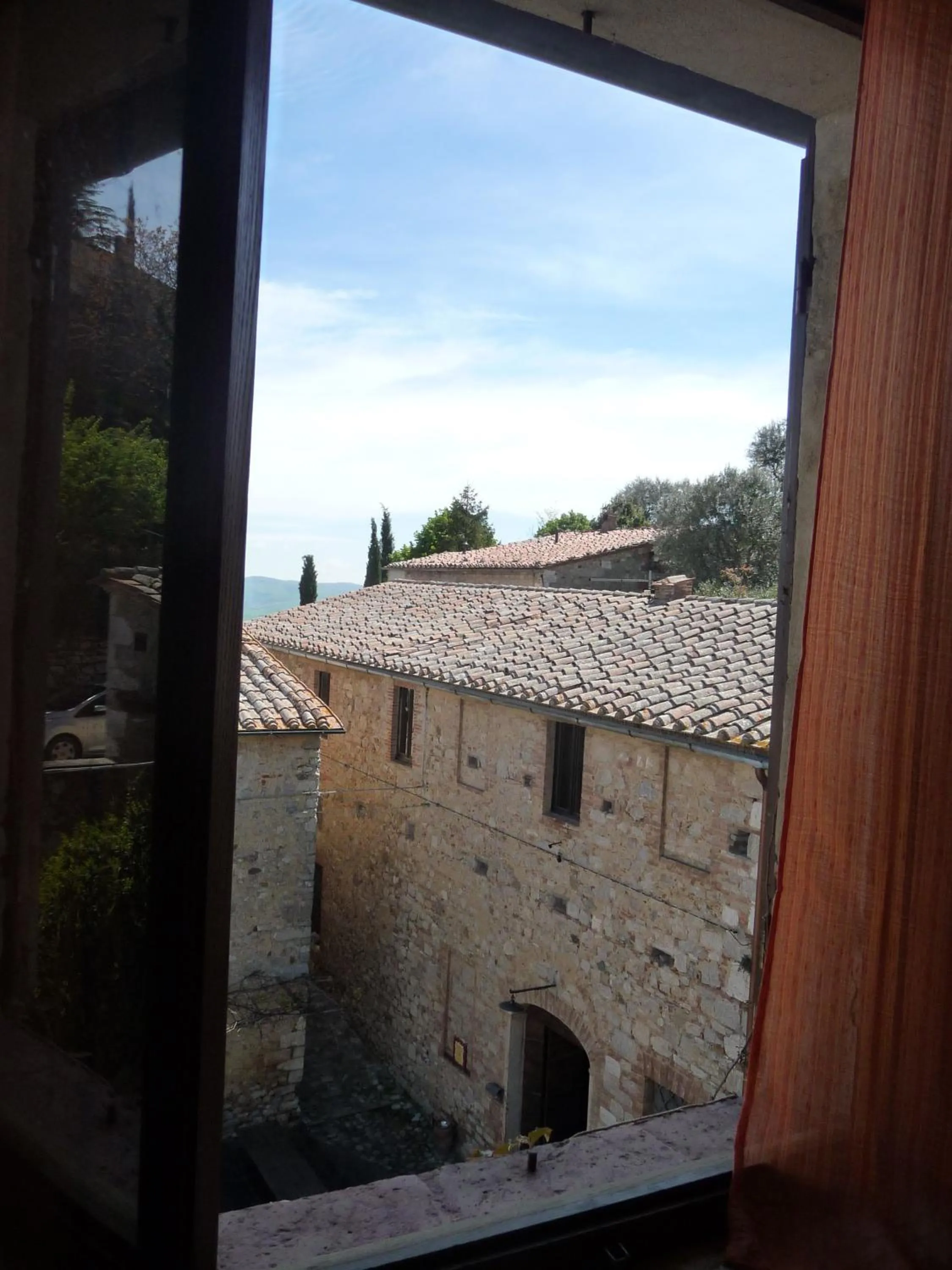 Restaurant/places to eat in La Mandola