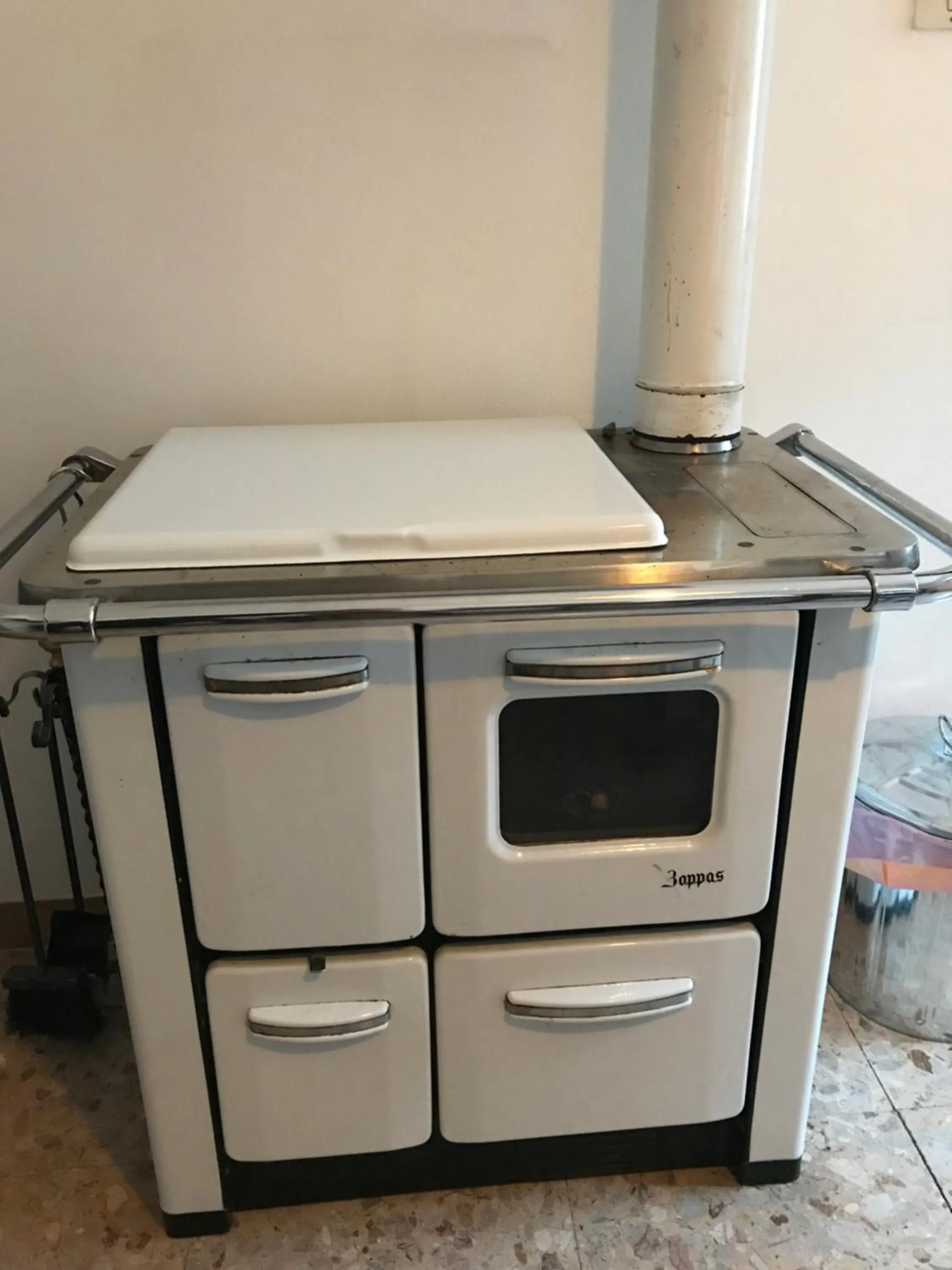 Kitchen or kitchenette in La Mandola