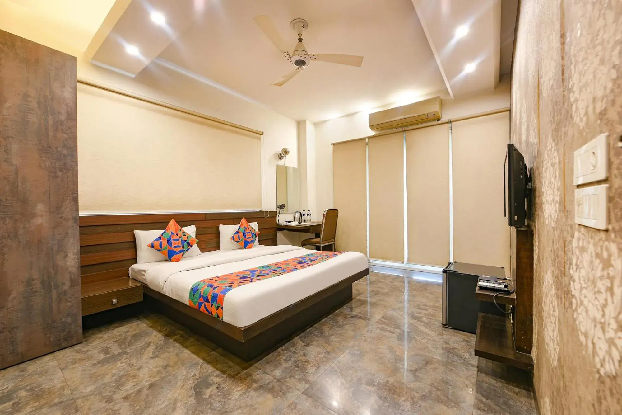 Superior Double Room in FabHotel Micasa Near Leisure Valley Park - Iffco Chowk Superior Double Room in FabHotel Micasa Near Leisure Valley Park - Iffco Chowk