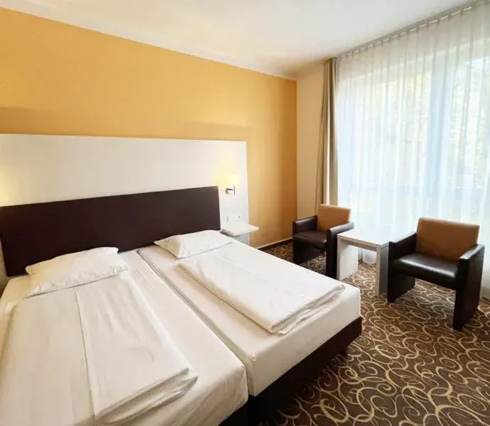 Double Room with Garden View - single occupancy in Parkhotel Green Garden Double Room with Garden View - single occupancy in Parkhotel Green Garden