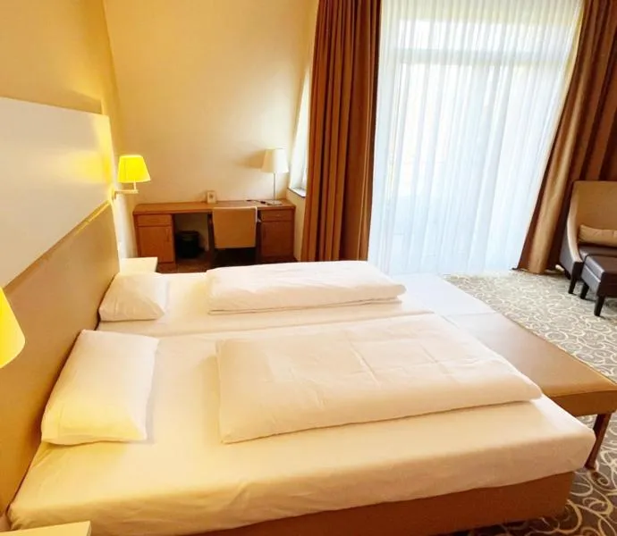 Triple Room with Balcony in Parkhotel Green Garden