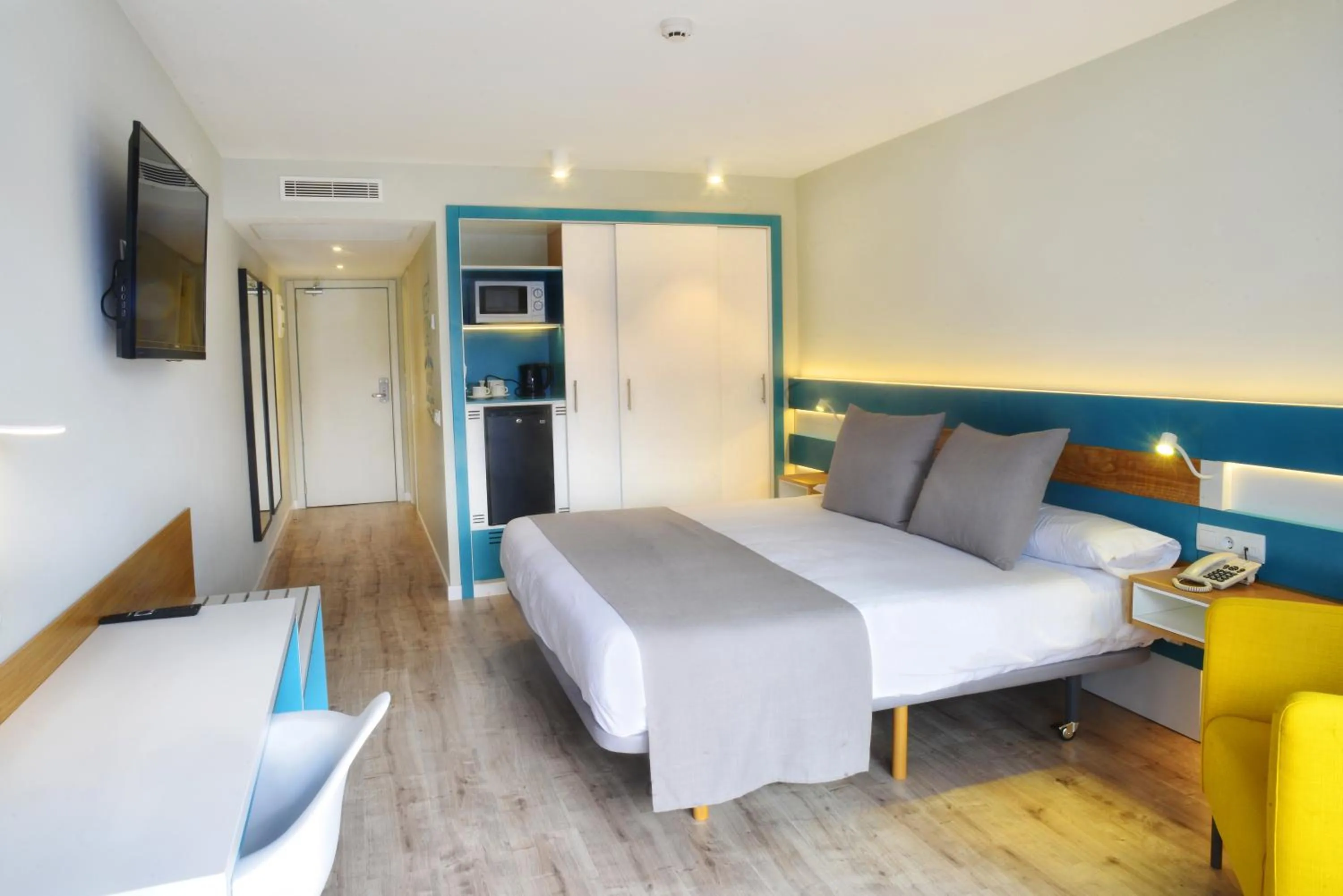 Photo of the whole room, Bed in Vanilla Garden Boutique Hotel - Adults Only