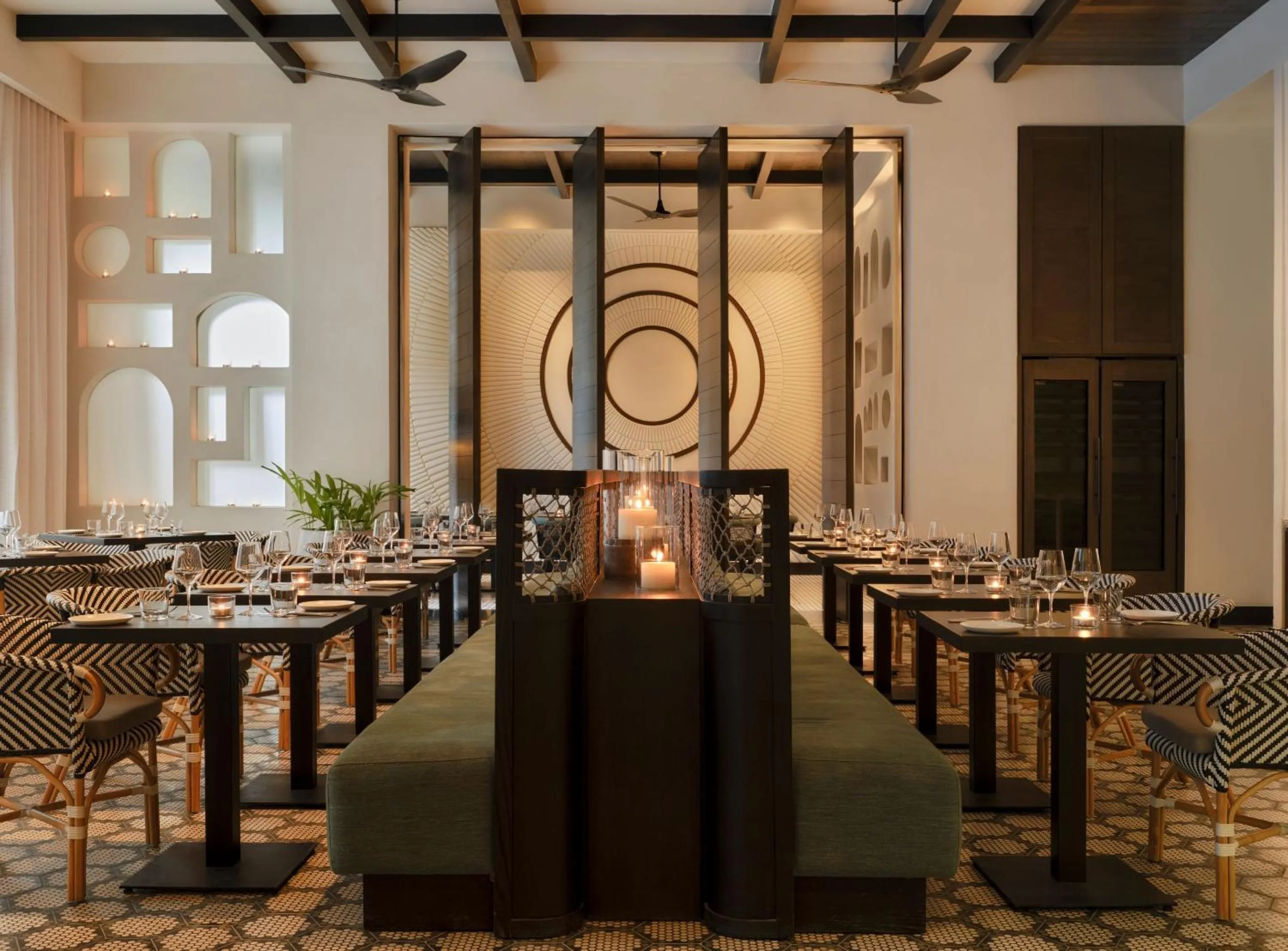 Restaurant/places to eat in Kimpton - Grand Roatan Resort and Spa