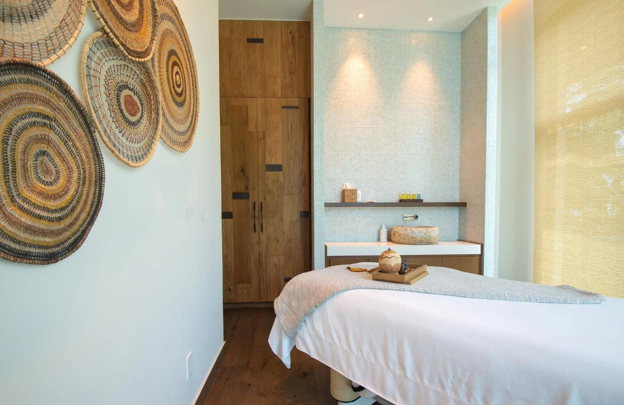 Spa and wellness centre/facilities, Bed in Kimpton - Grand Roatan Resort and Spa