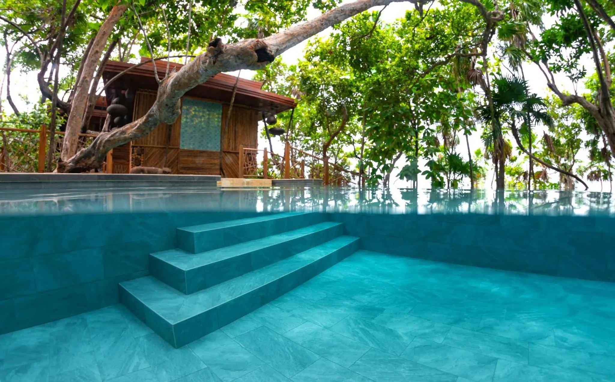 Swimming pool in Kimpton - Grand Roatan Resort and Spa