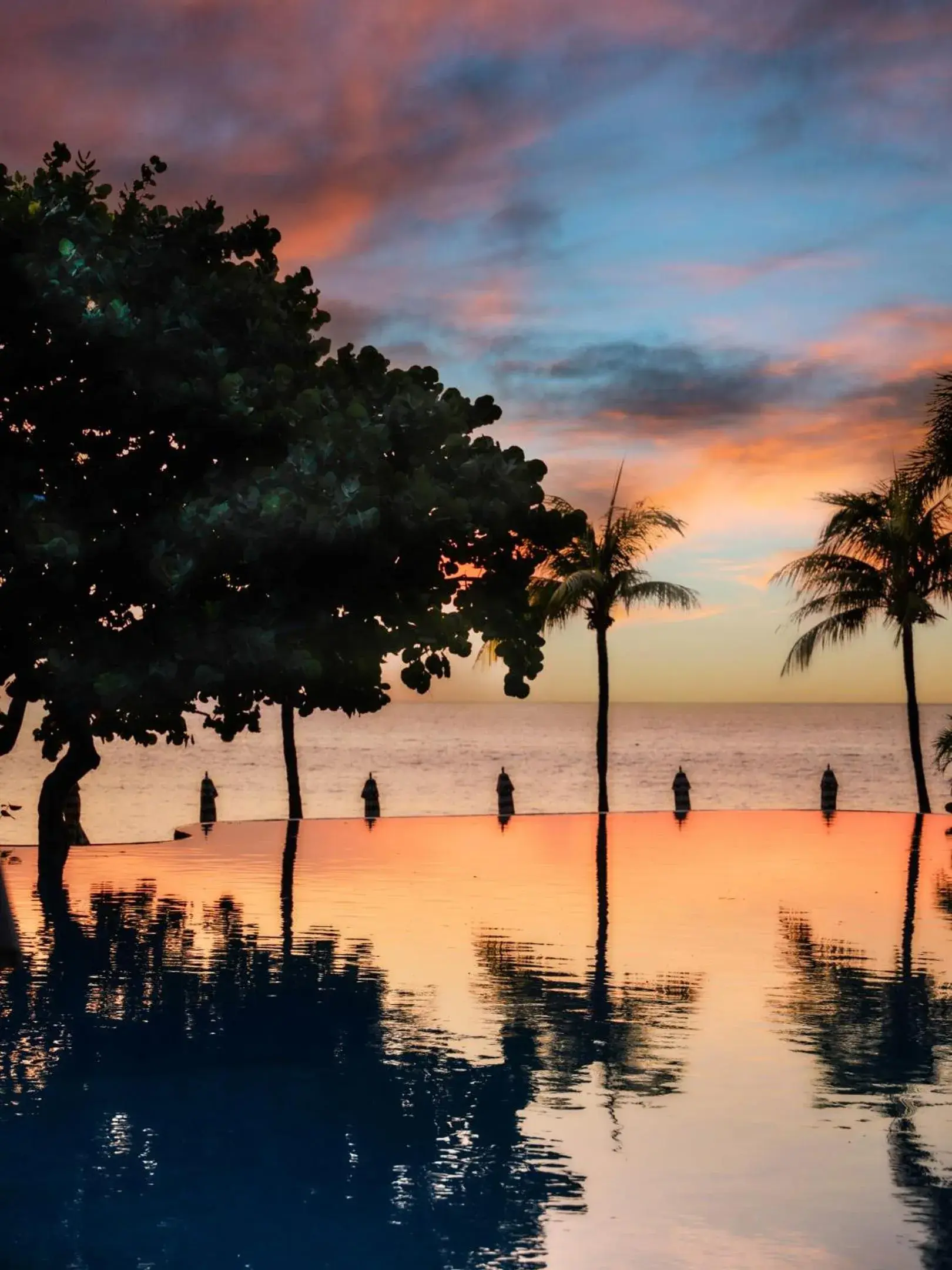 Swimming pool in Kimpton - Grand Roatan Resort and Spa Swimming pool in Kimpton - Grand Roatan Resort and Spa