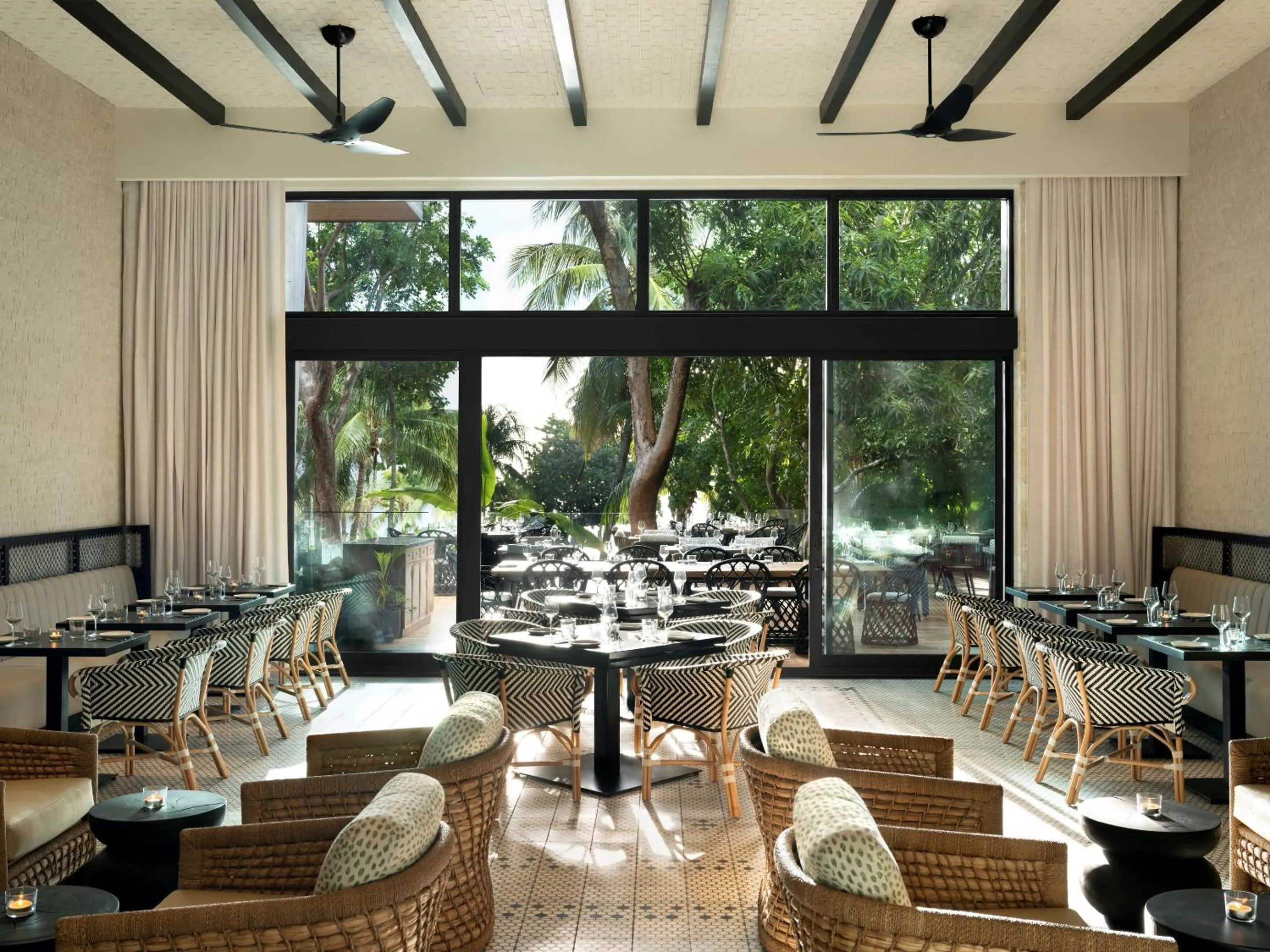 Restaurant/places to eat in Kimpton - Grand Roatan Resort and Spa