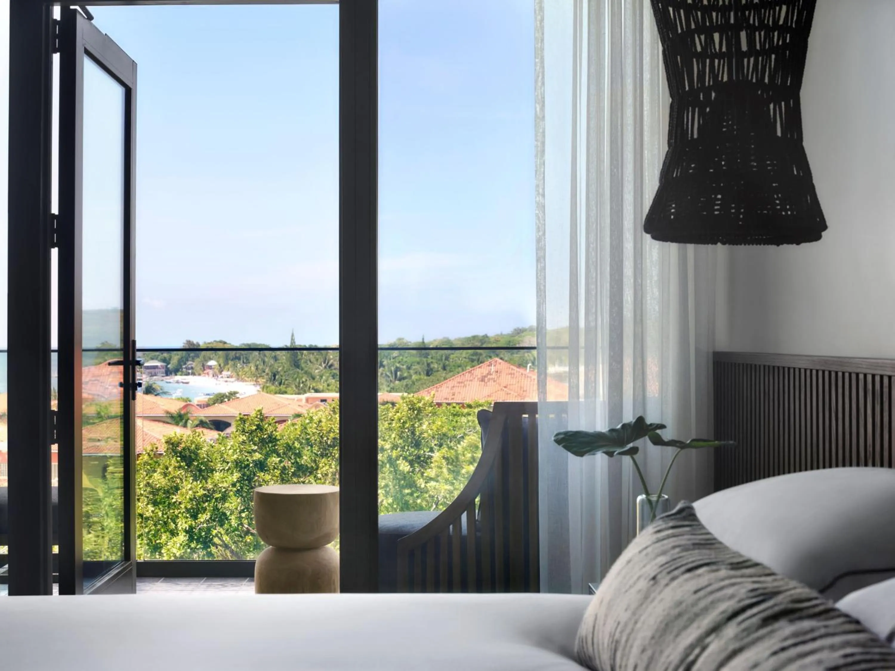 Photo of the whole room, Bed in Kimpton - Grand Roatan Resort and Spa