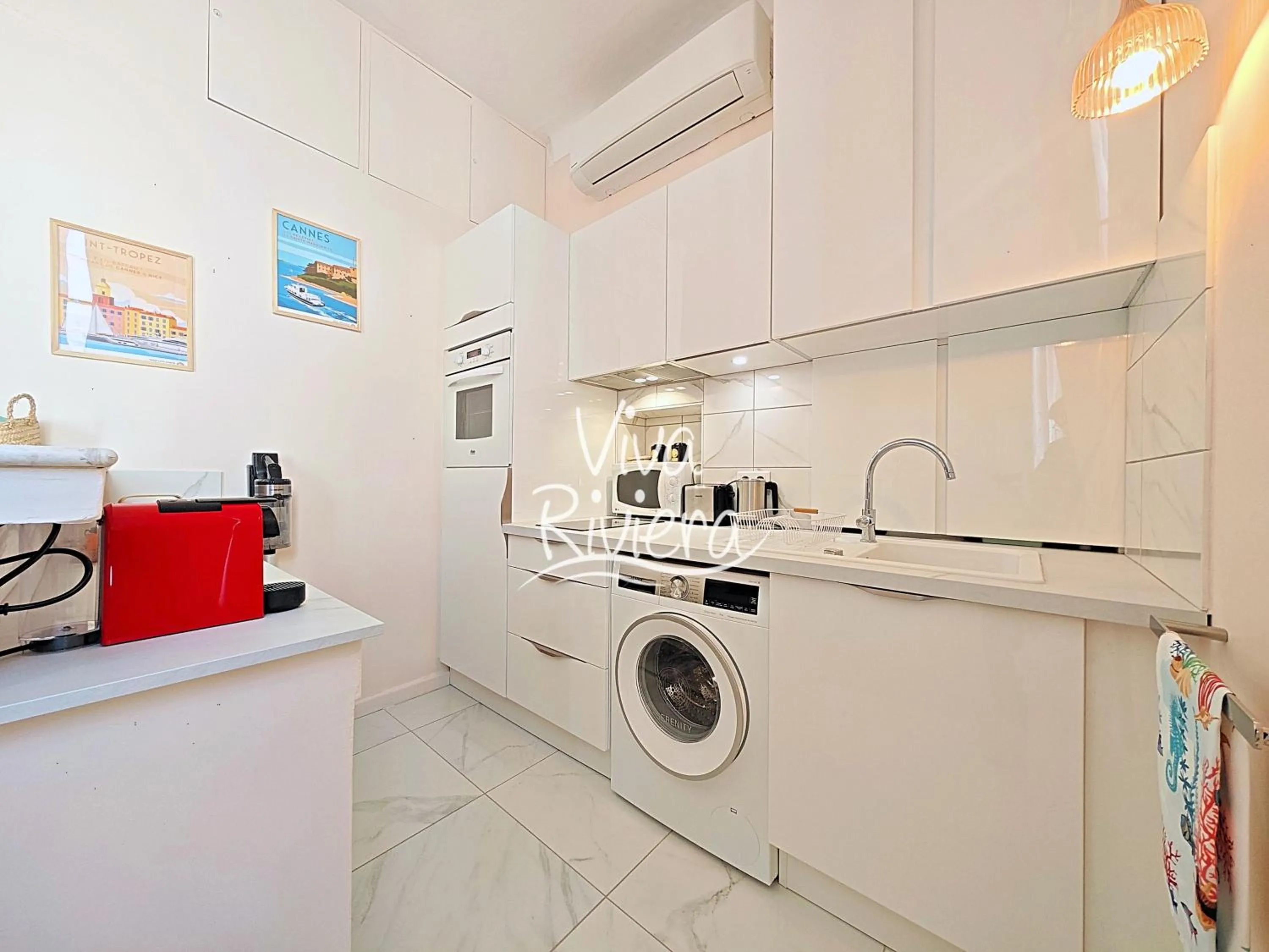 Coffee/tea facilities in Viva Riviera 5 Rue Florian