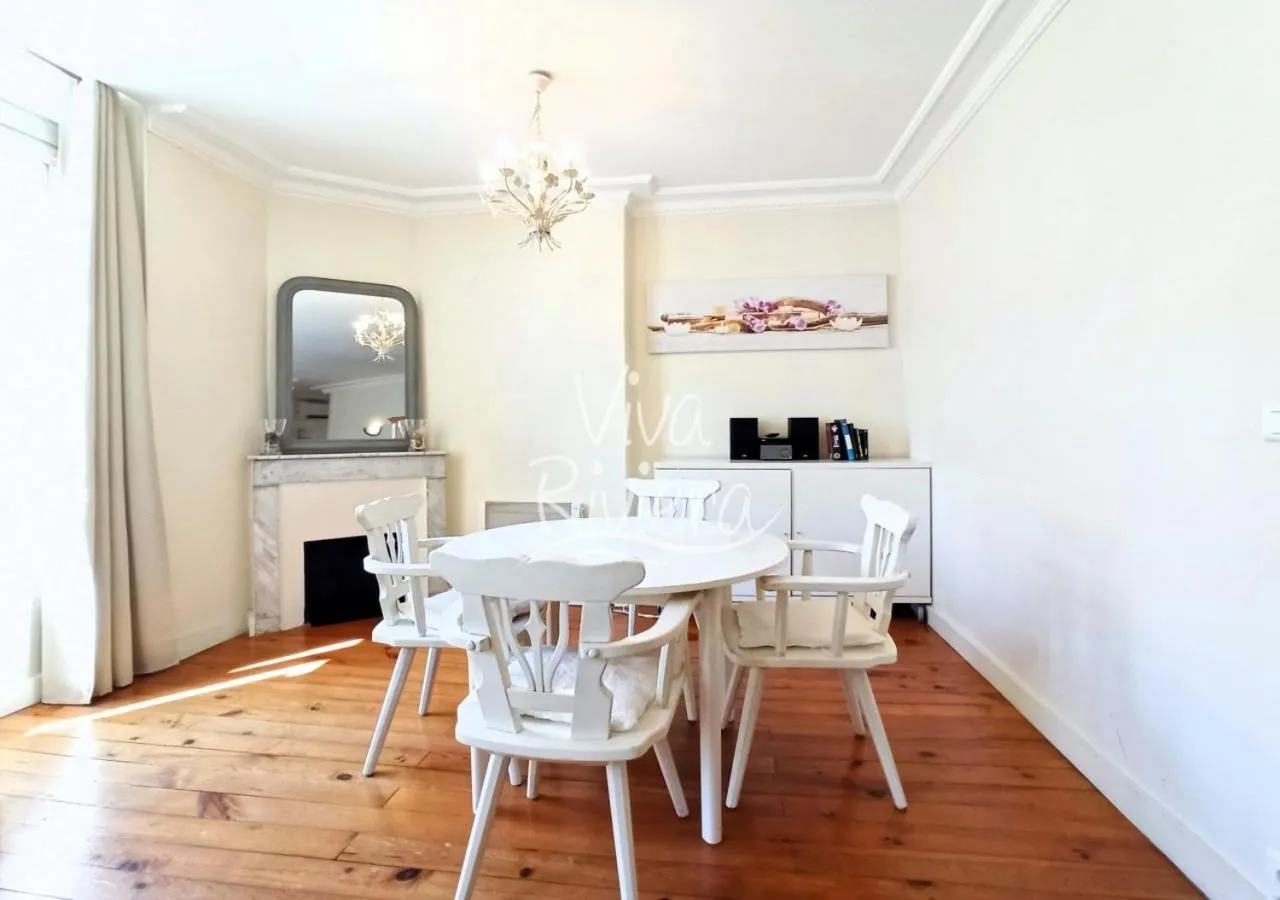 Dining area in Viva Riviera 5 Rue Florian