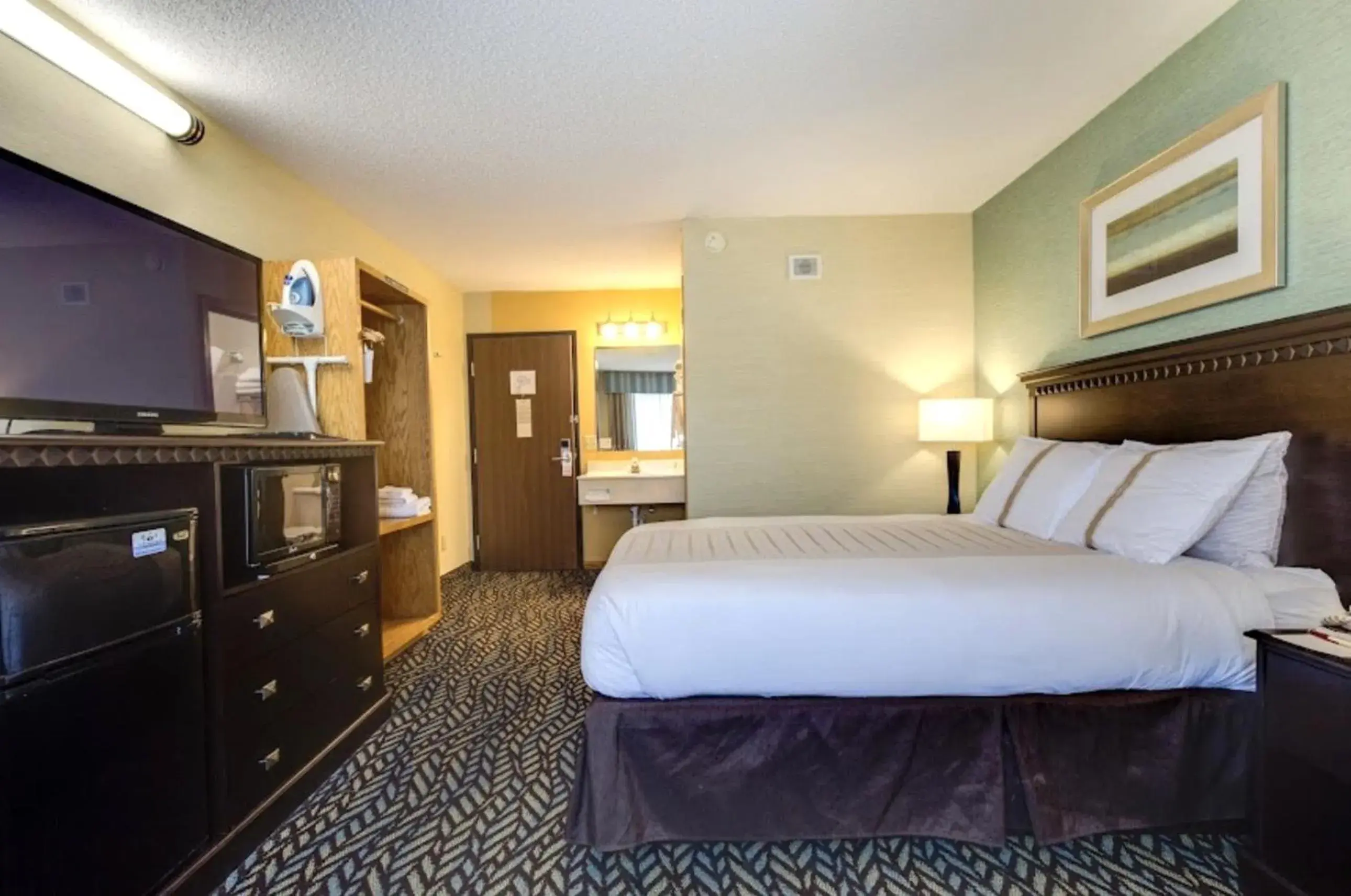 Bedroom, Bed in Fireside Inn and Suites Bedroom, Bed in Fireside Inn and Suites