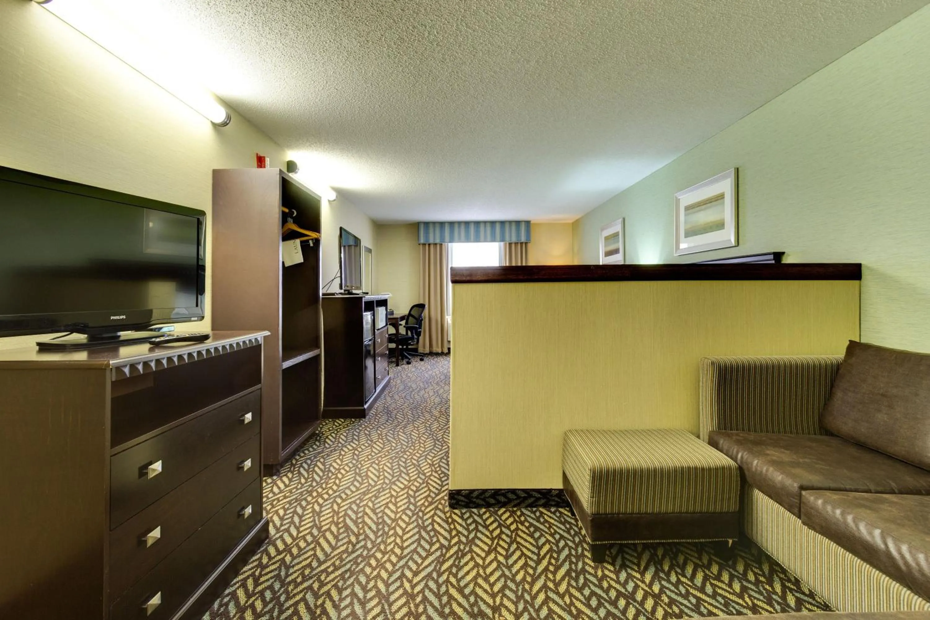 Seating area in Fireside Inn and Suites